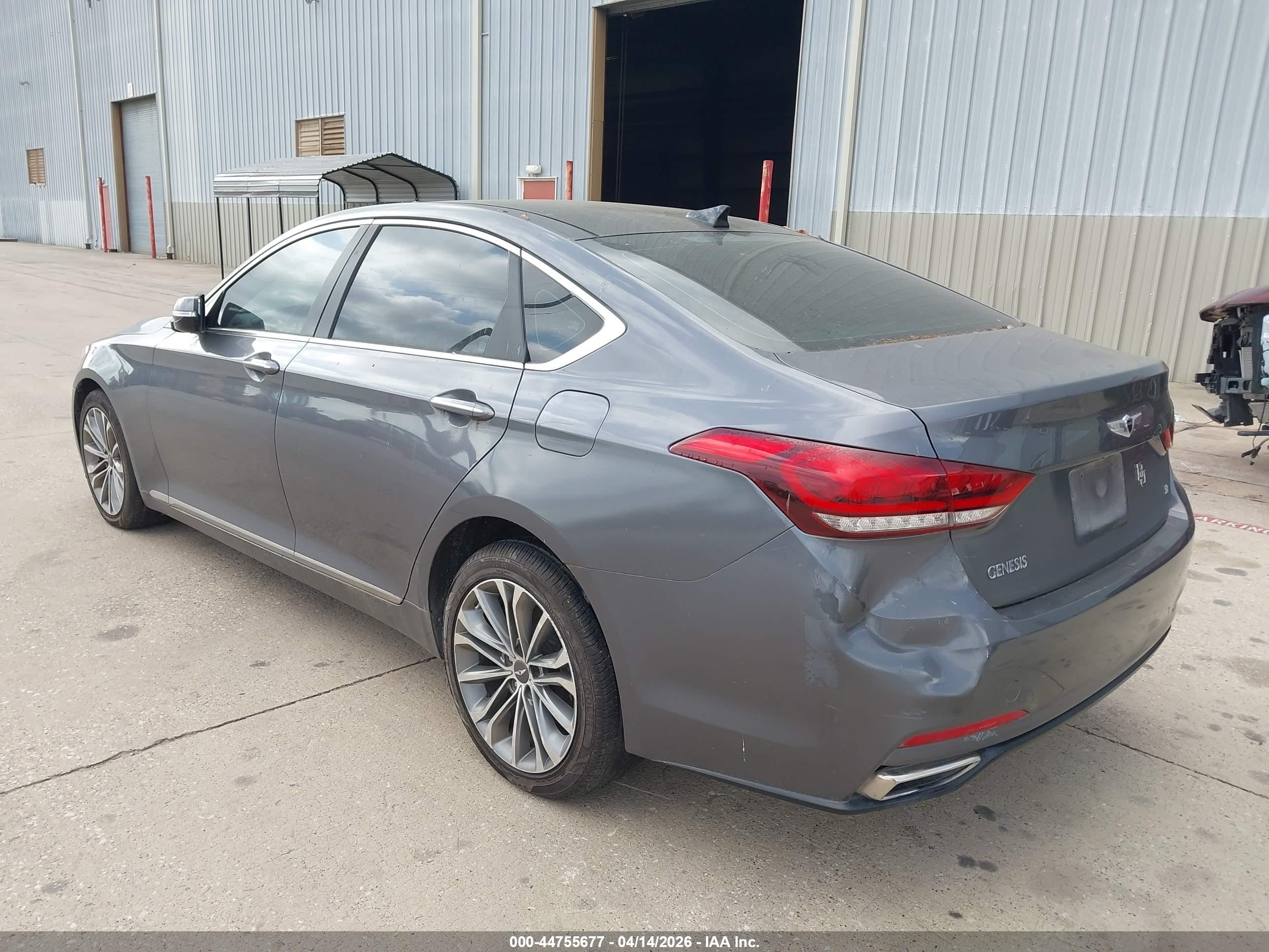 HYUNDAI GENESIS image 3