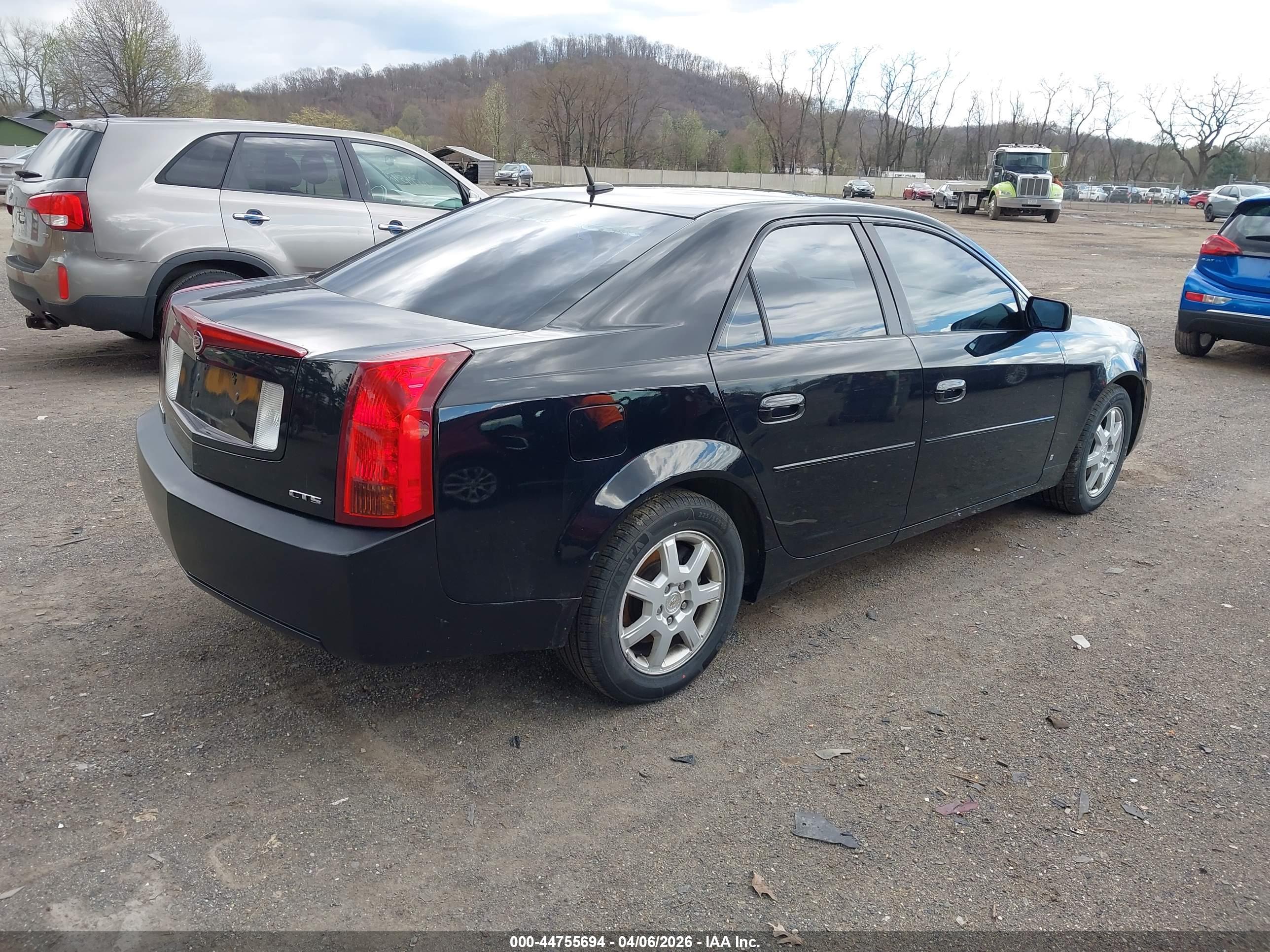 CADILLAC CTS image 4
