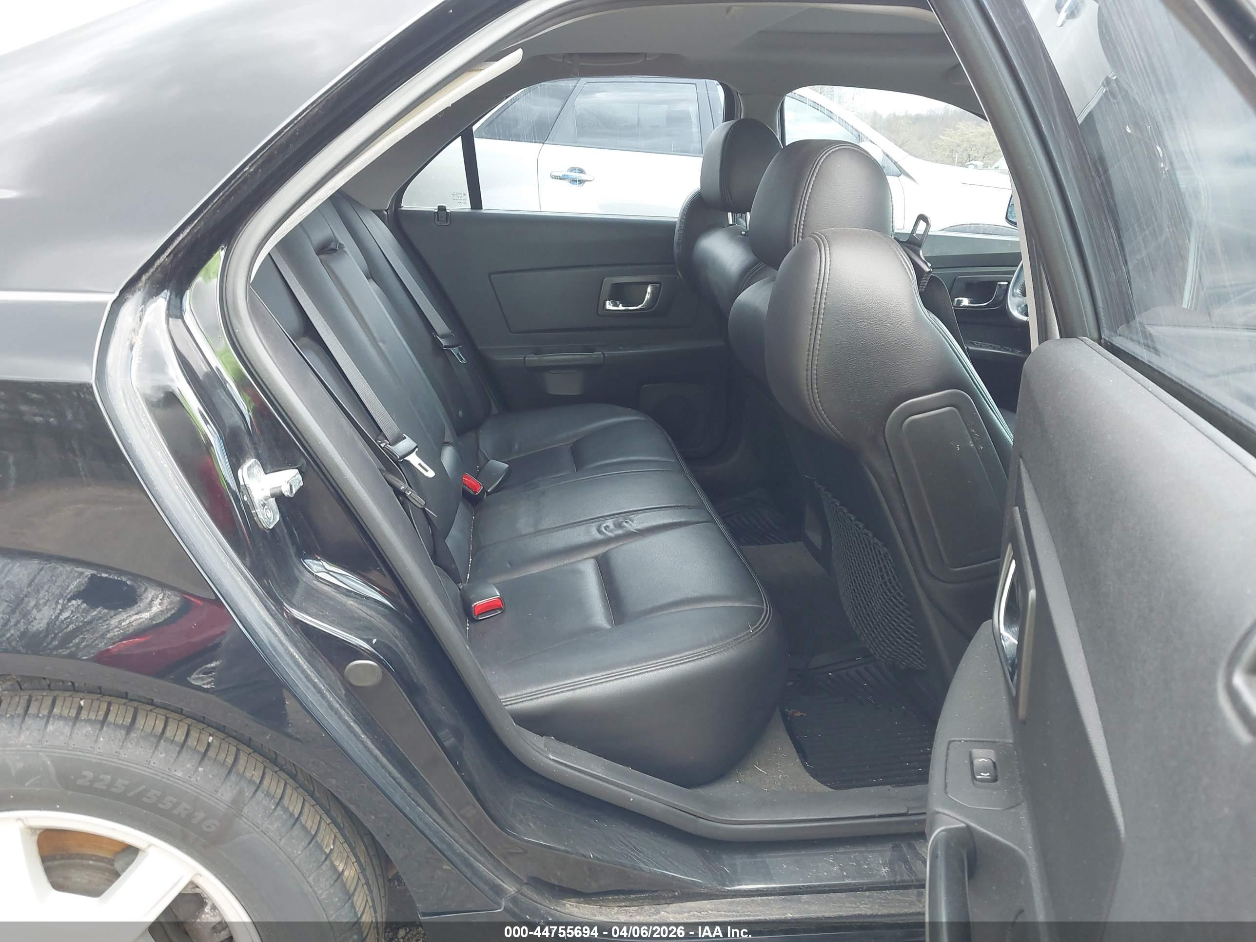 CADILLAC CTS image 8