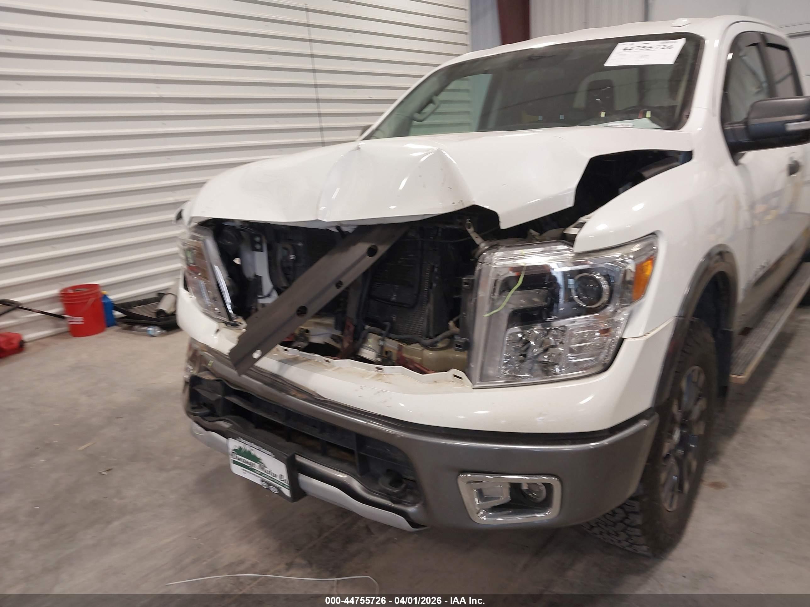 NISSAN TITAN image 6