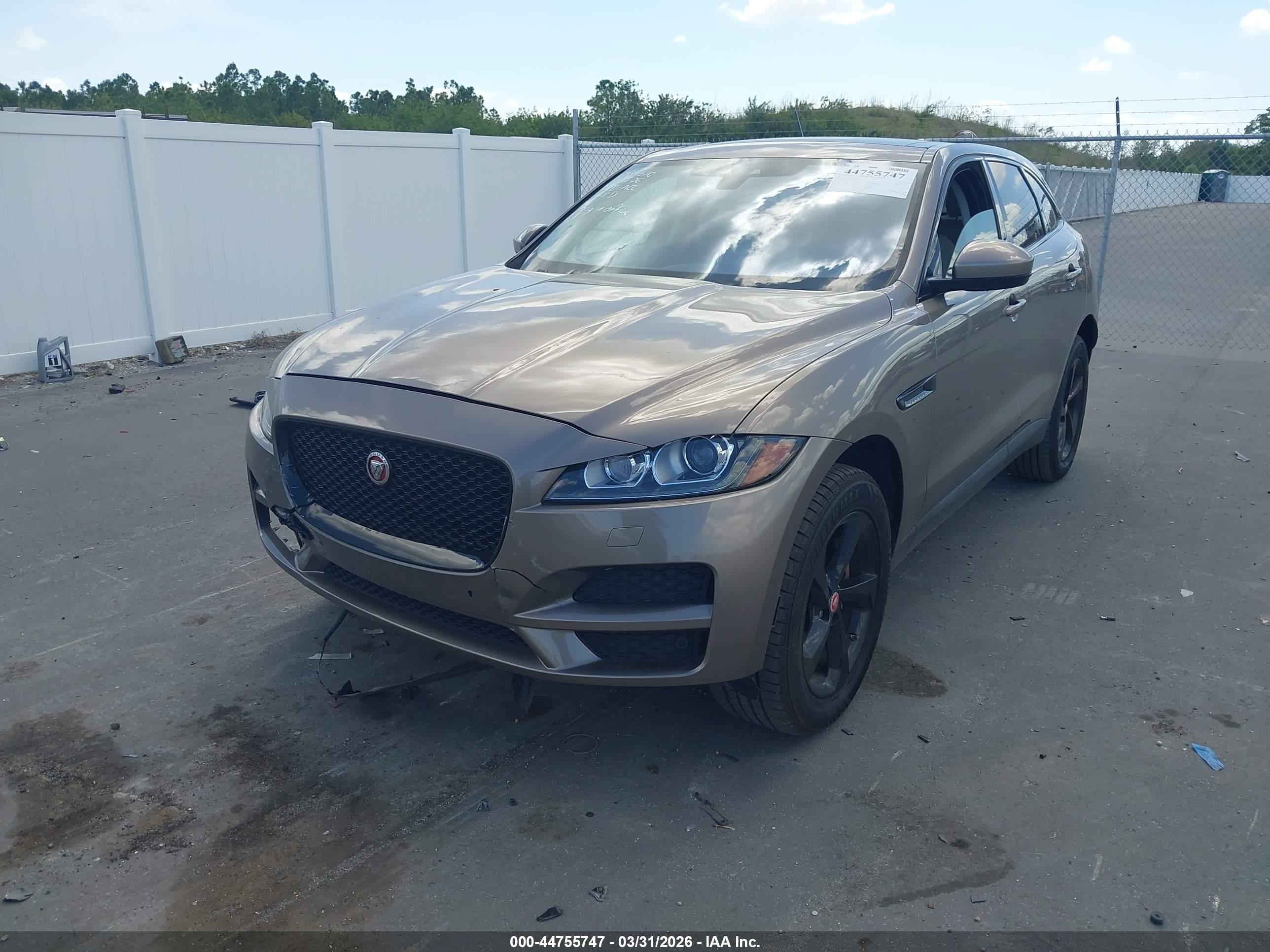JAGUAR F-PACE image 2