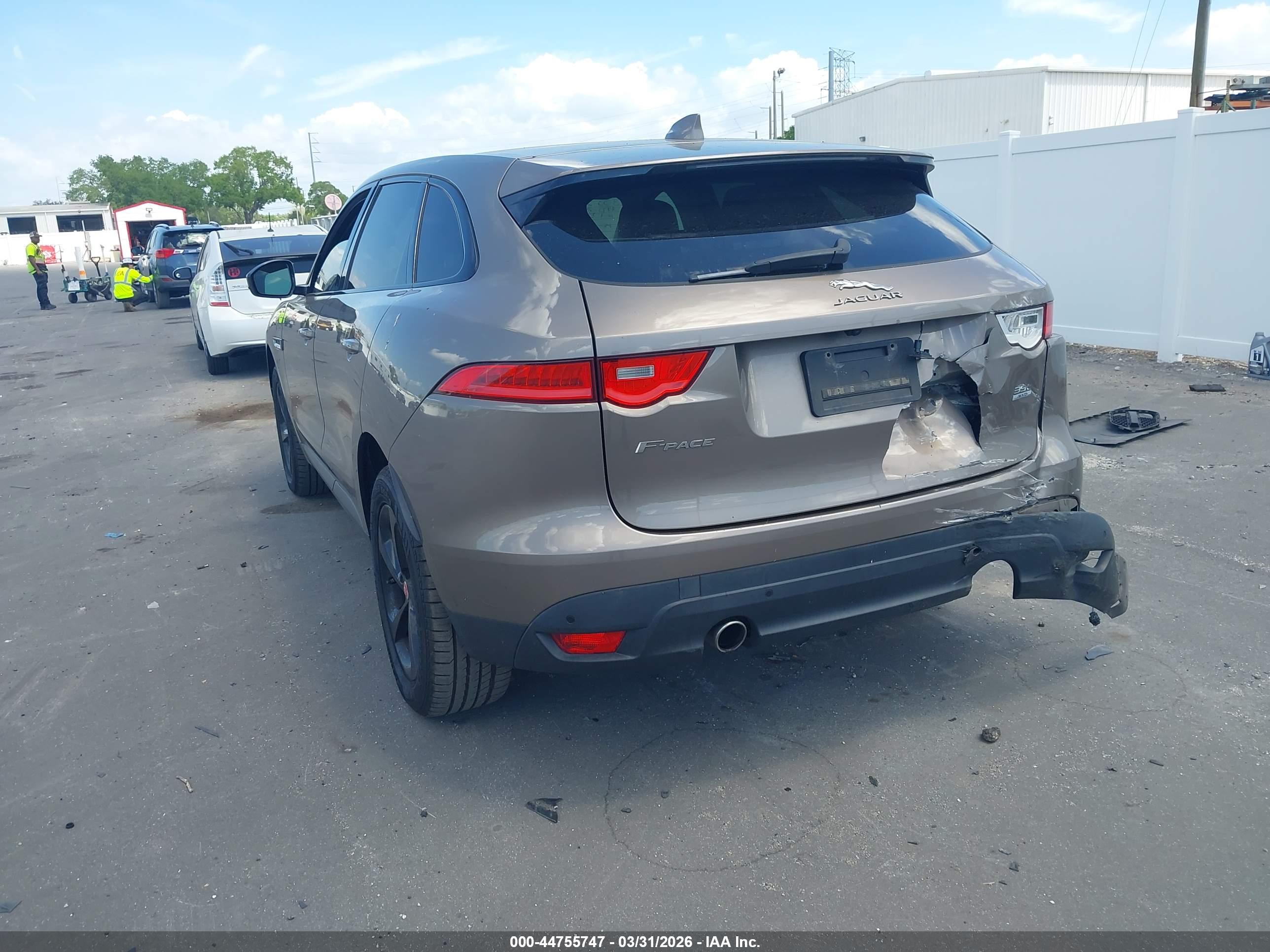 JAGUAR F-PACE image 3