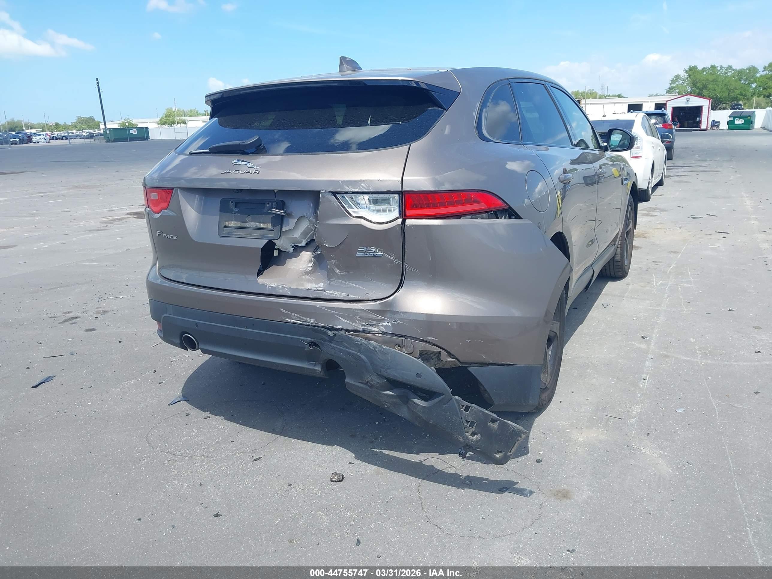 JAGUAR F-PACE image 4
