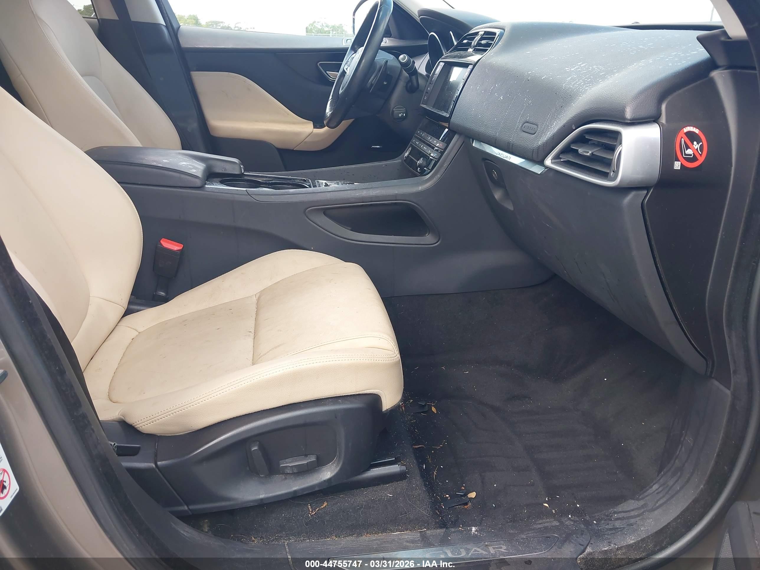JAGUAR F-PACE image 5