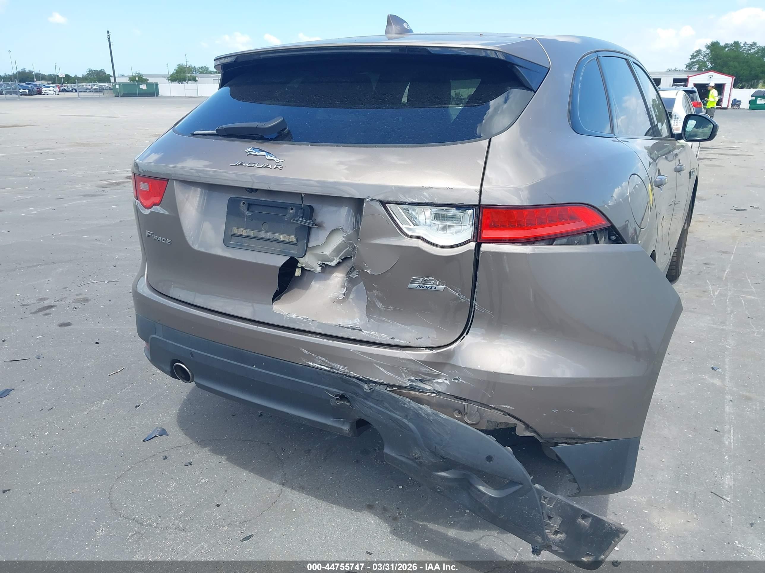 JAGUAR F-PACE image 6