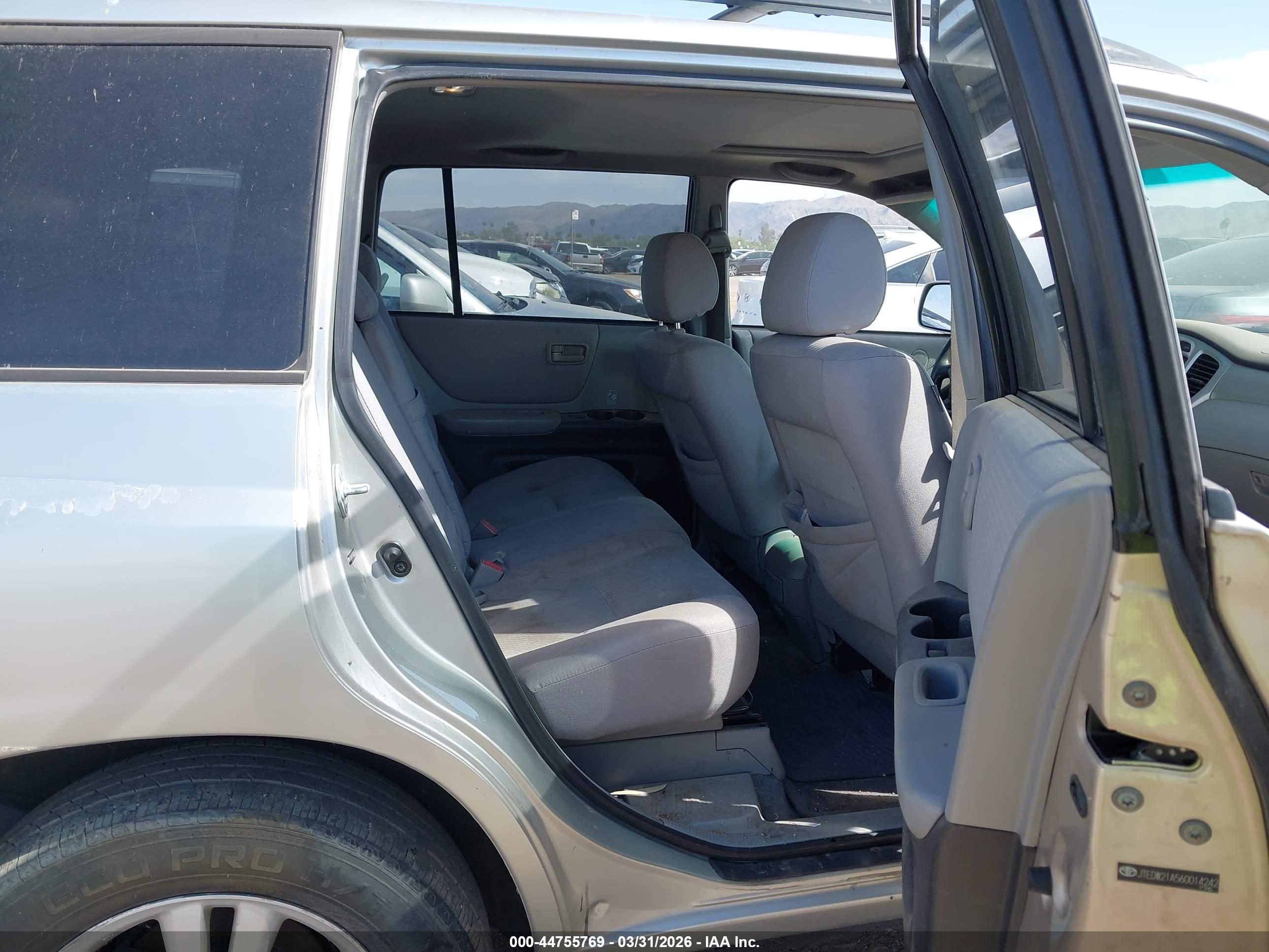 TOYOTA HIGHLANDER image 8