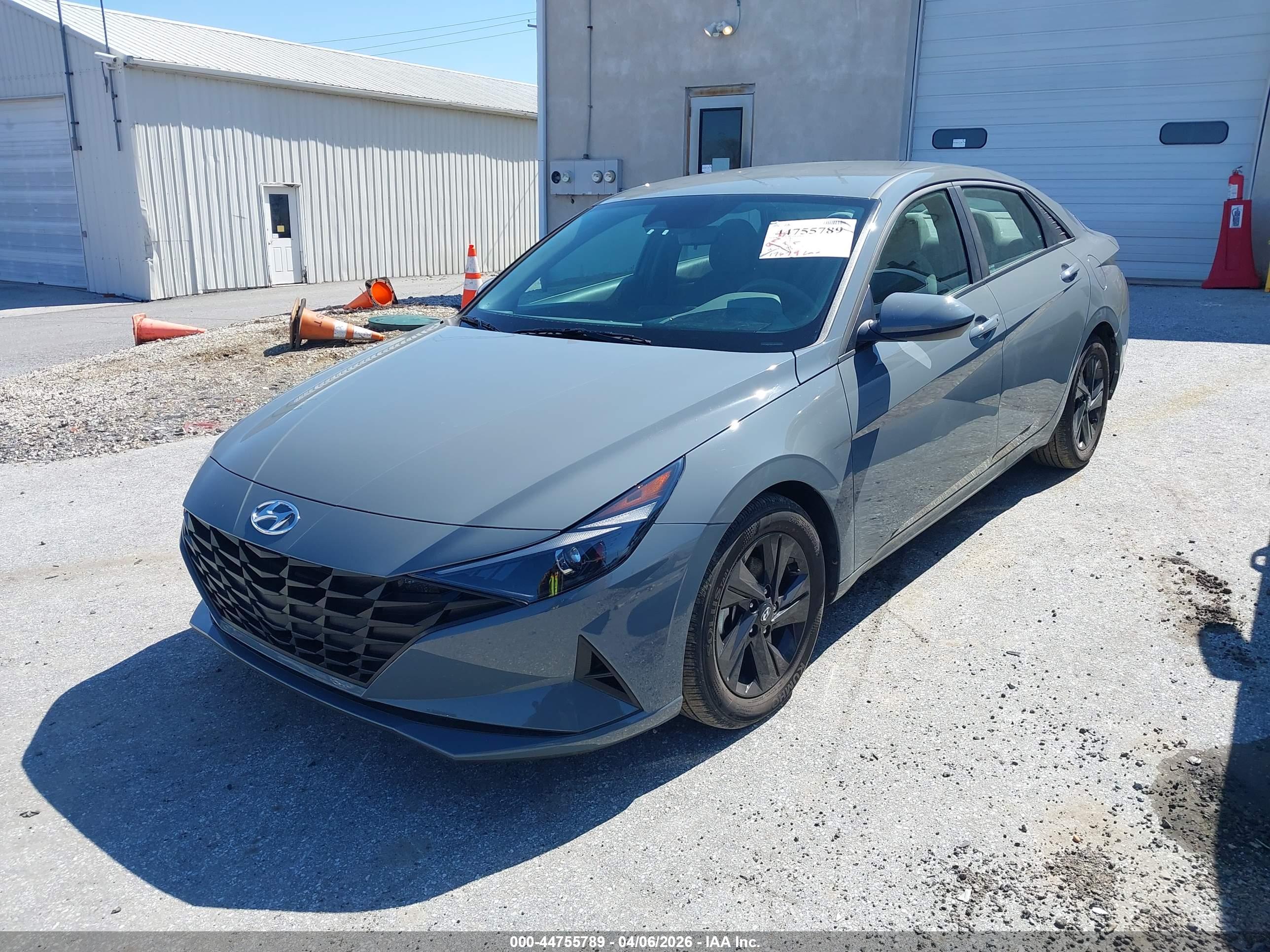 HYUNDAI ELANTRA image 2