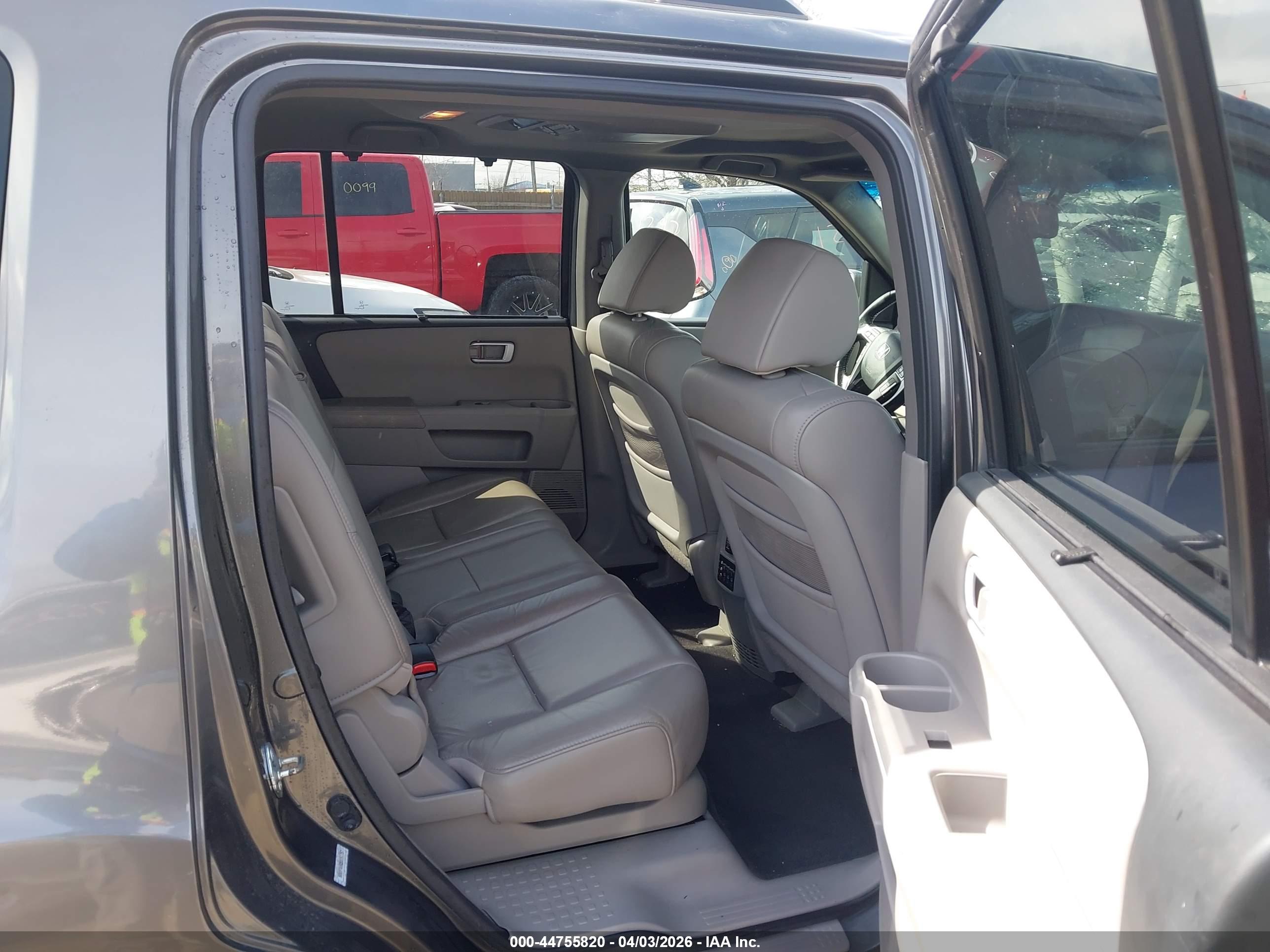 HONDA PILOT image 8