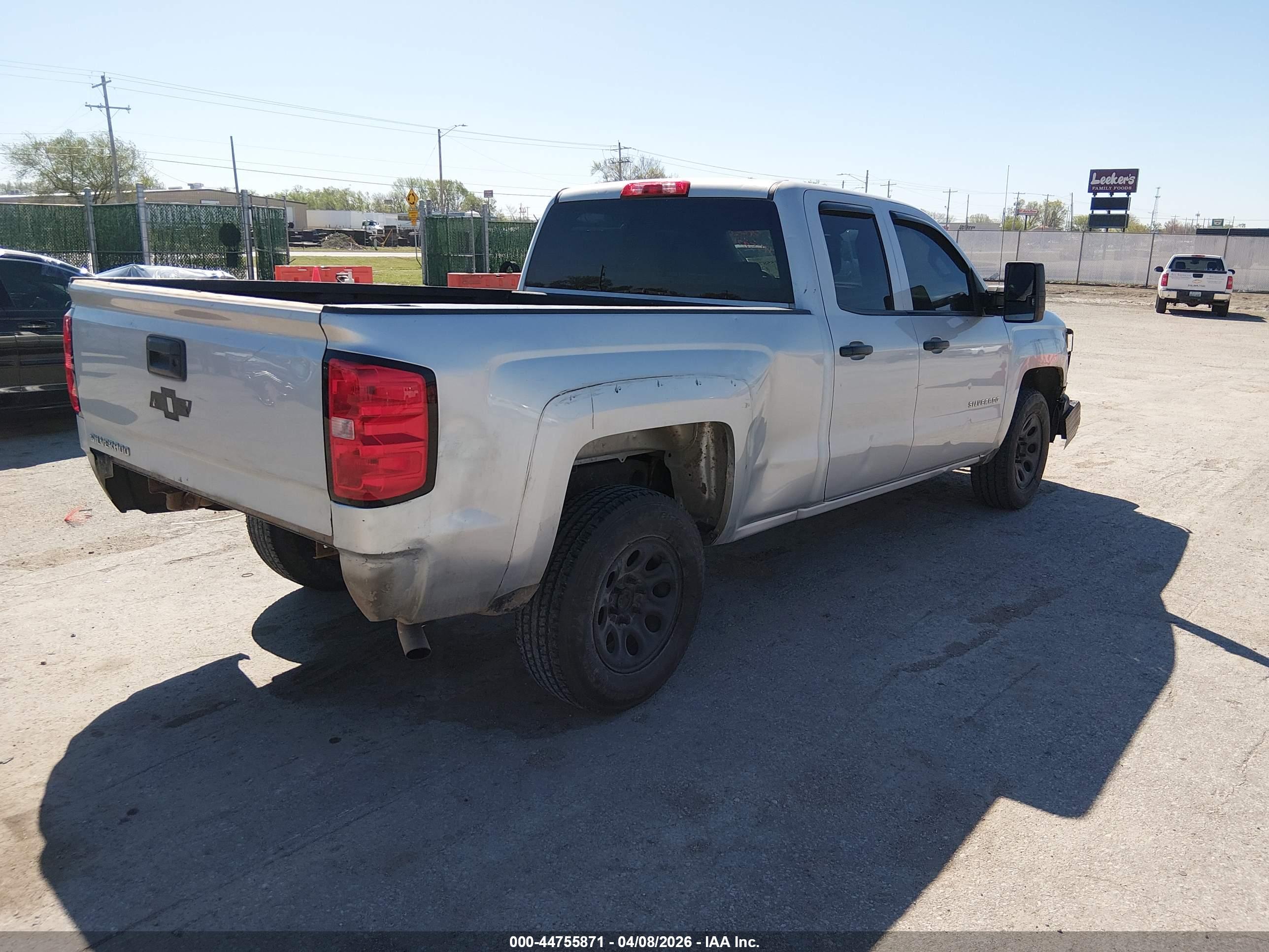 CHEVROLET SILVERADO image 4