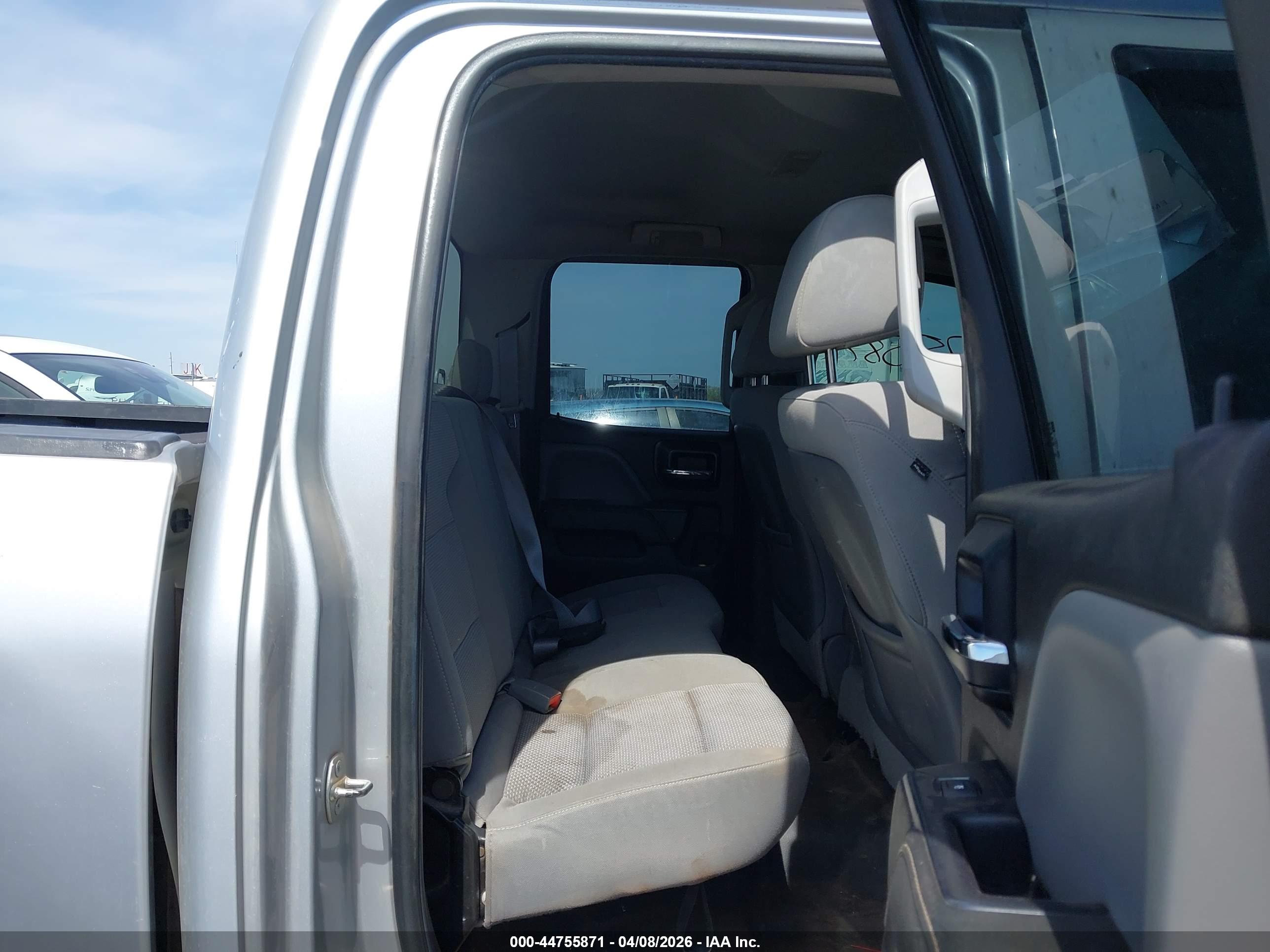CHEVROLET SILVERADO image 8