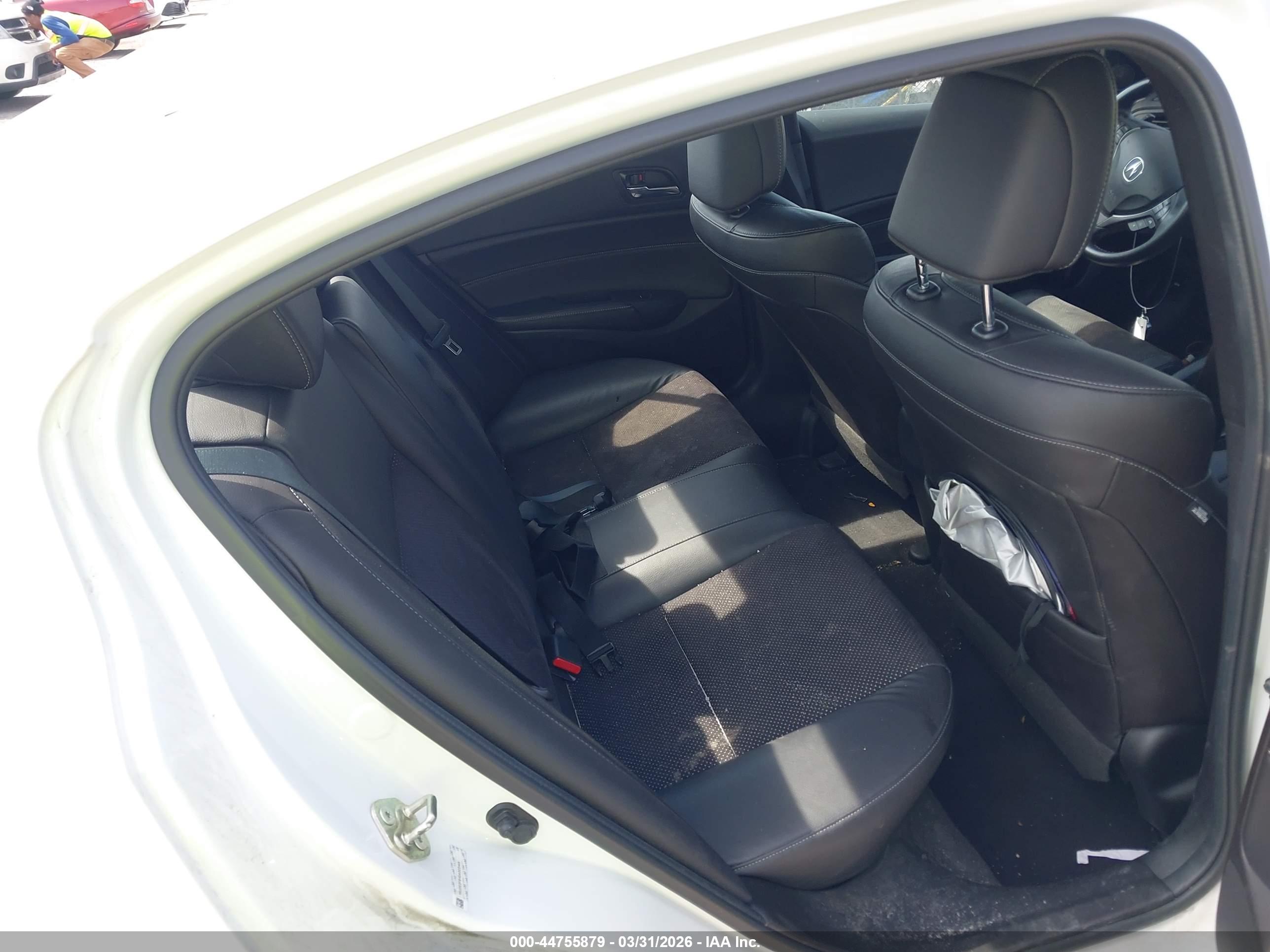 ACURA ILX image 8