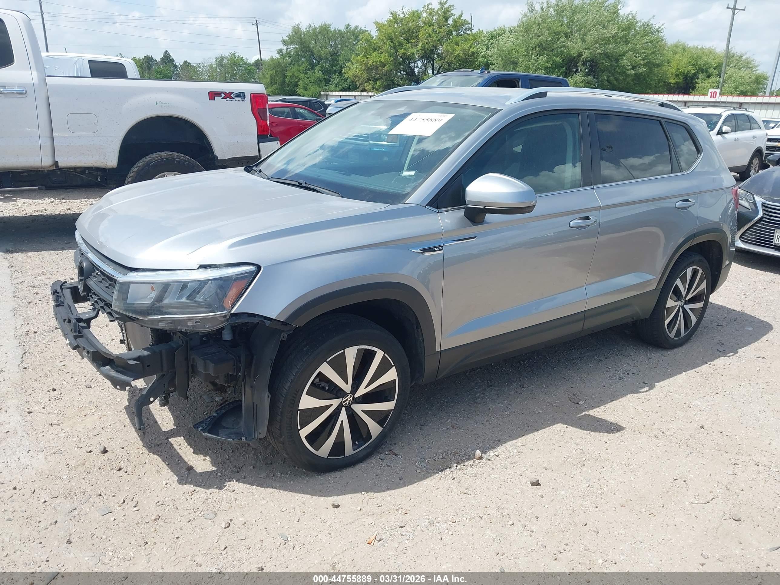VOLKSWAGEN TAOS image 2