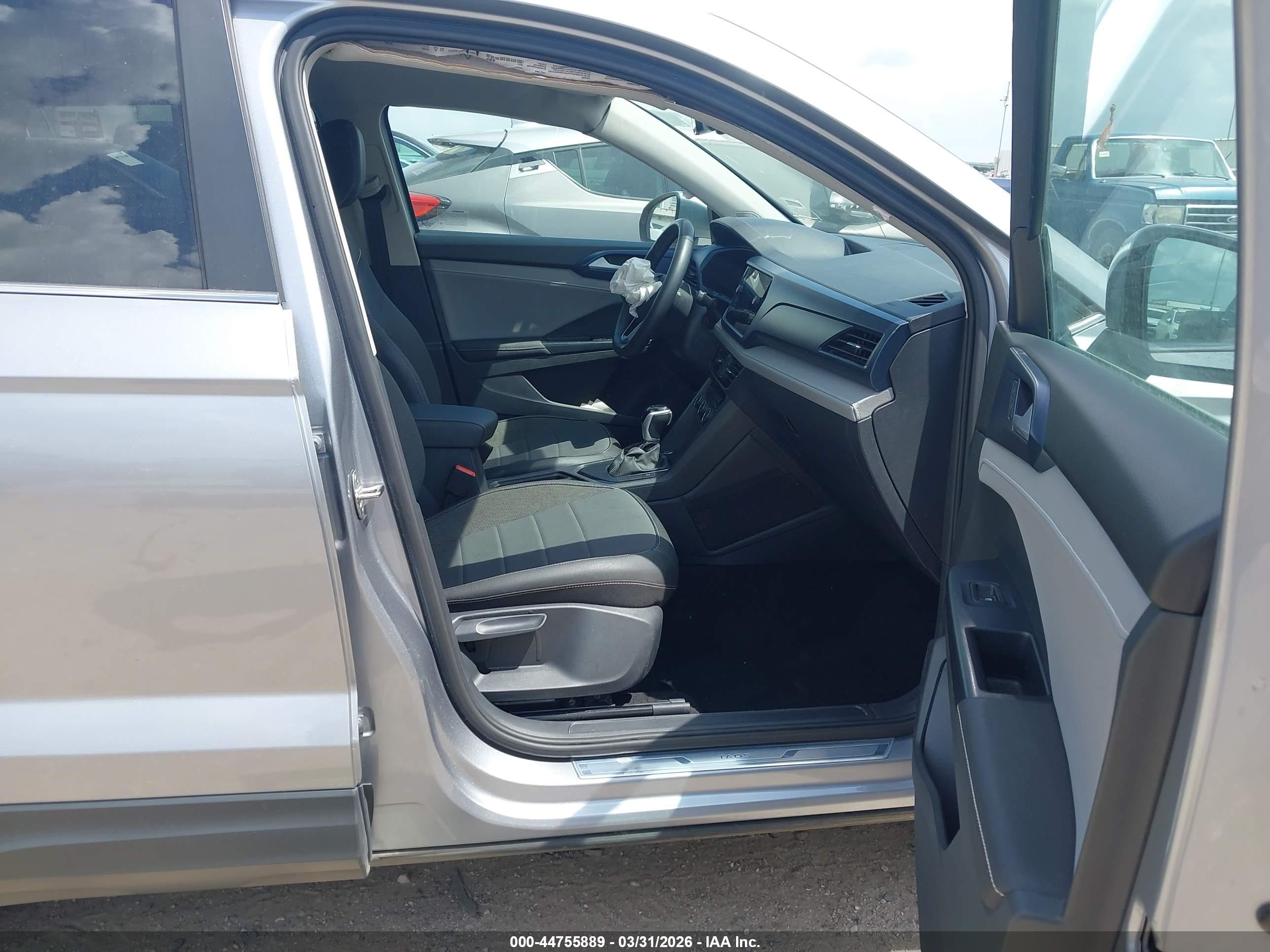 VOLKSWAGEN TAOS image 5
