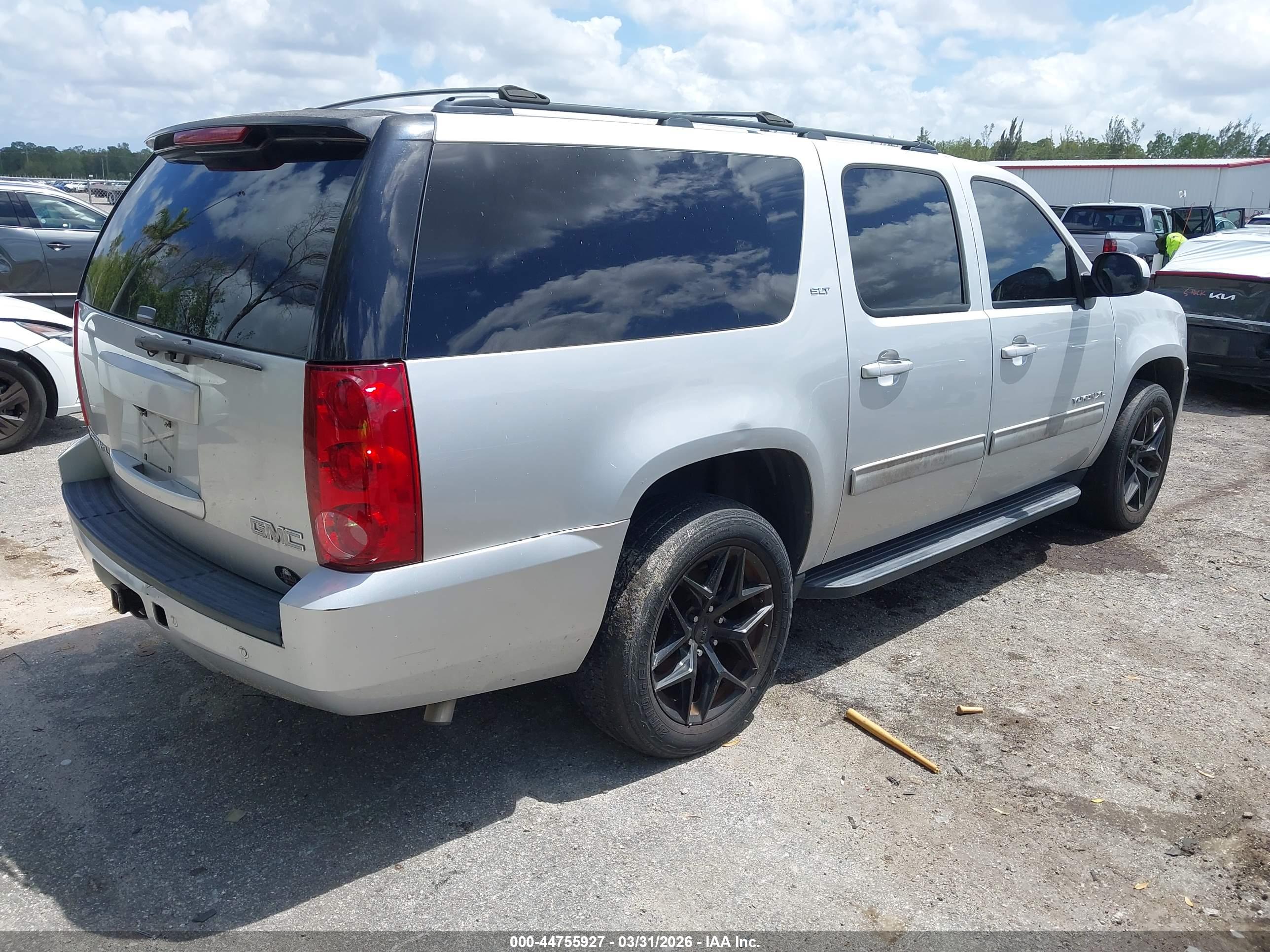 GMC YUKON image 4