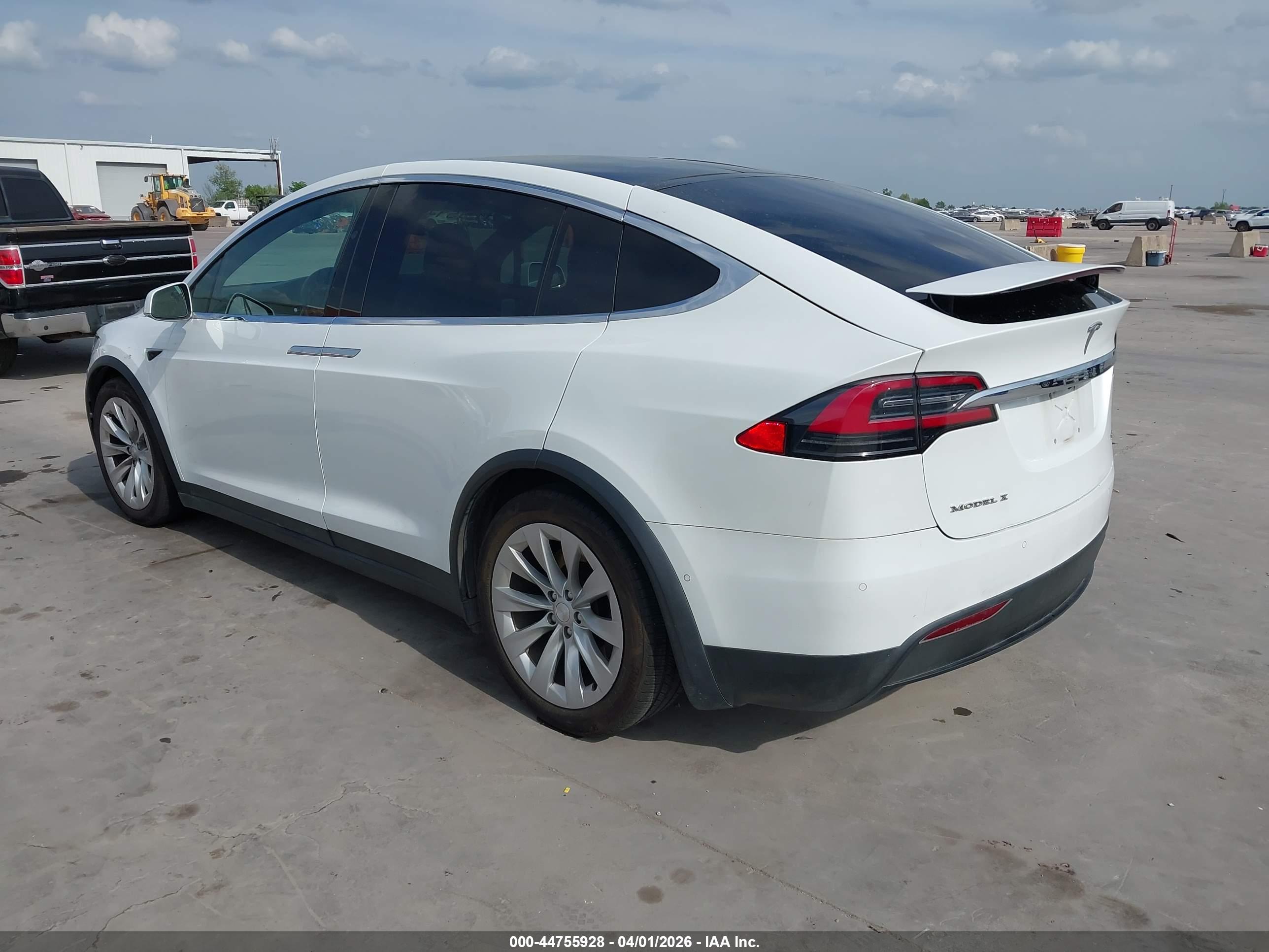TESLA MODEL image 3
