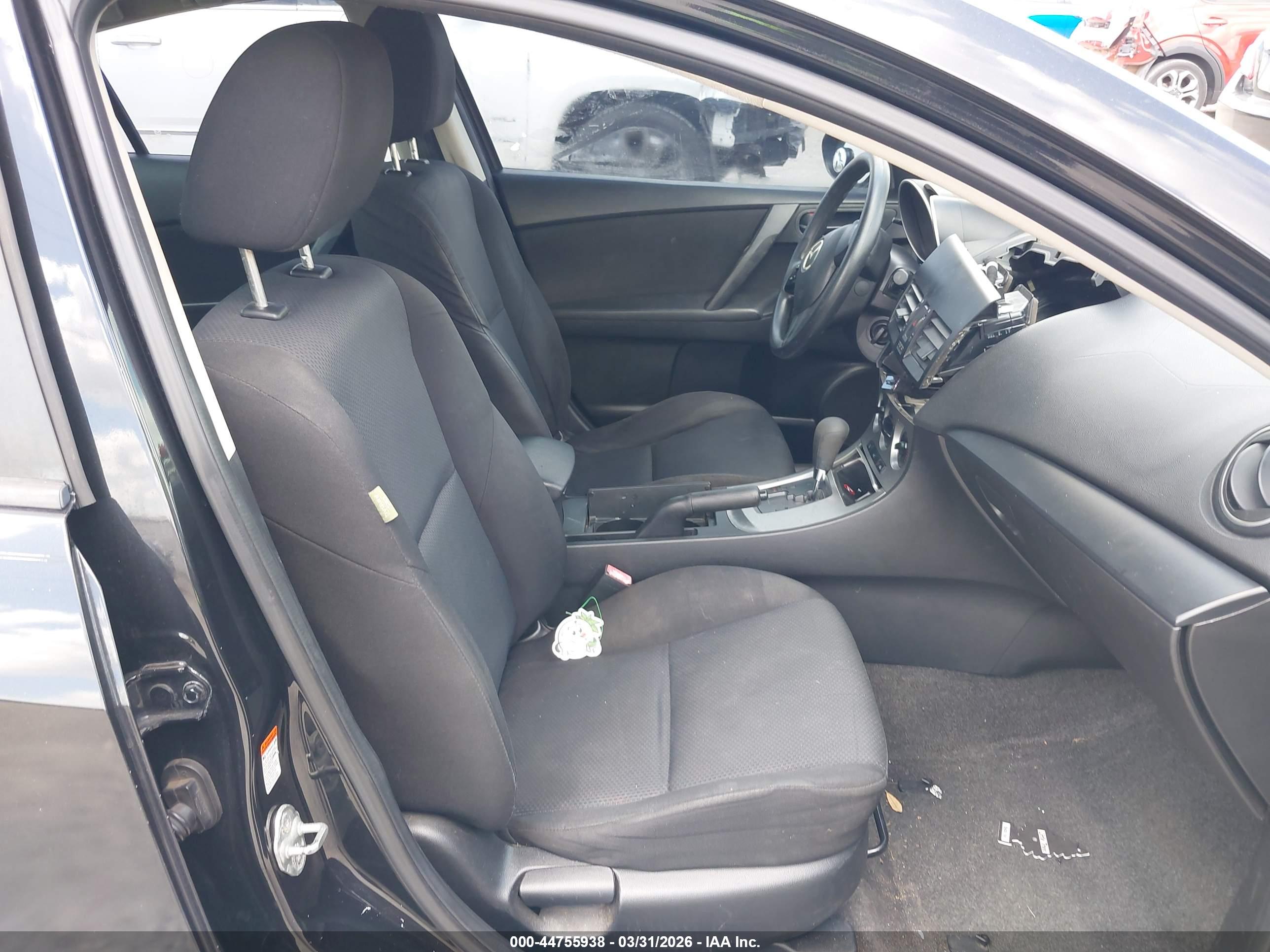 MAZDA MAZDA3 image 5