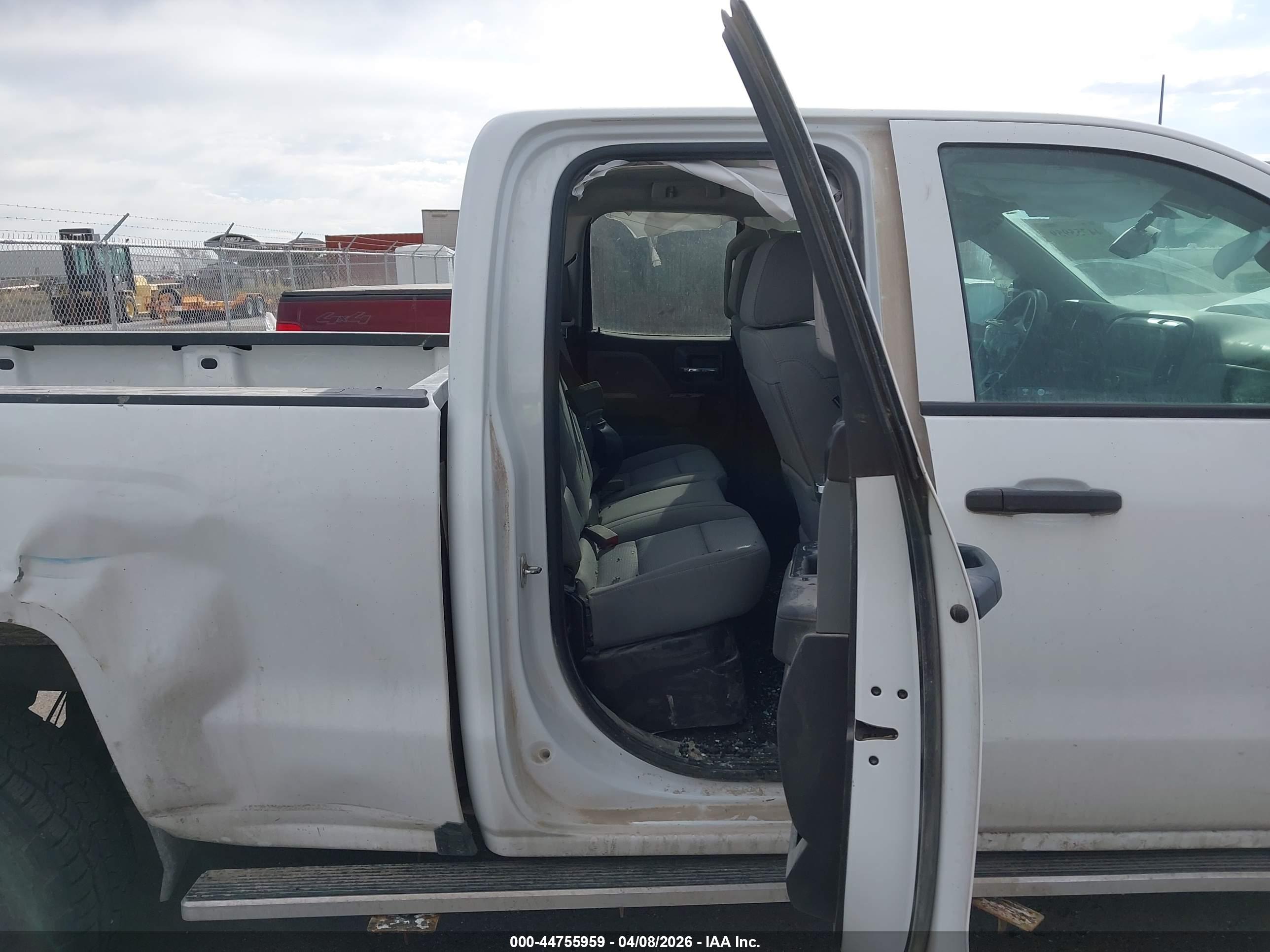 CHEVROLET SILVERADO image 8
