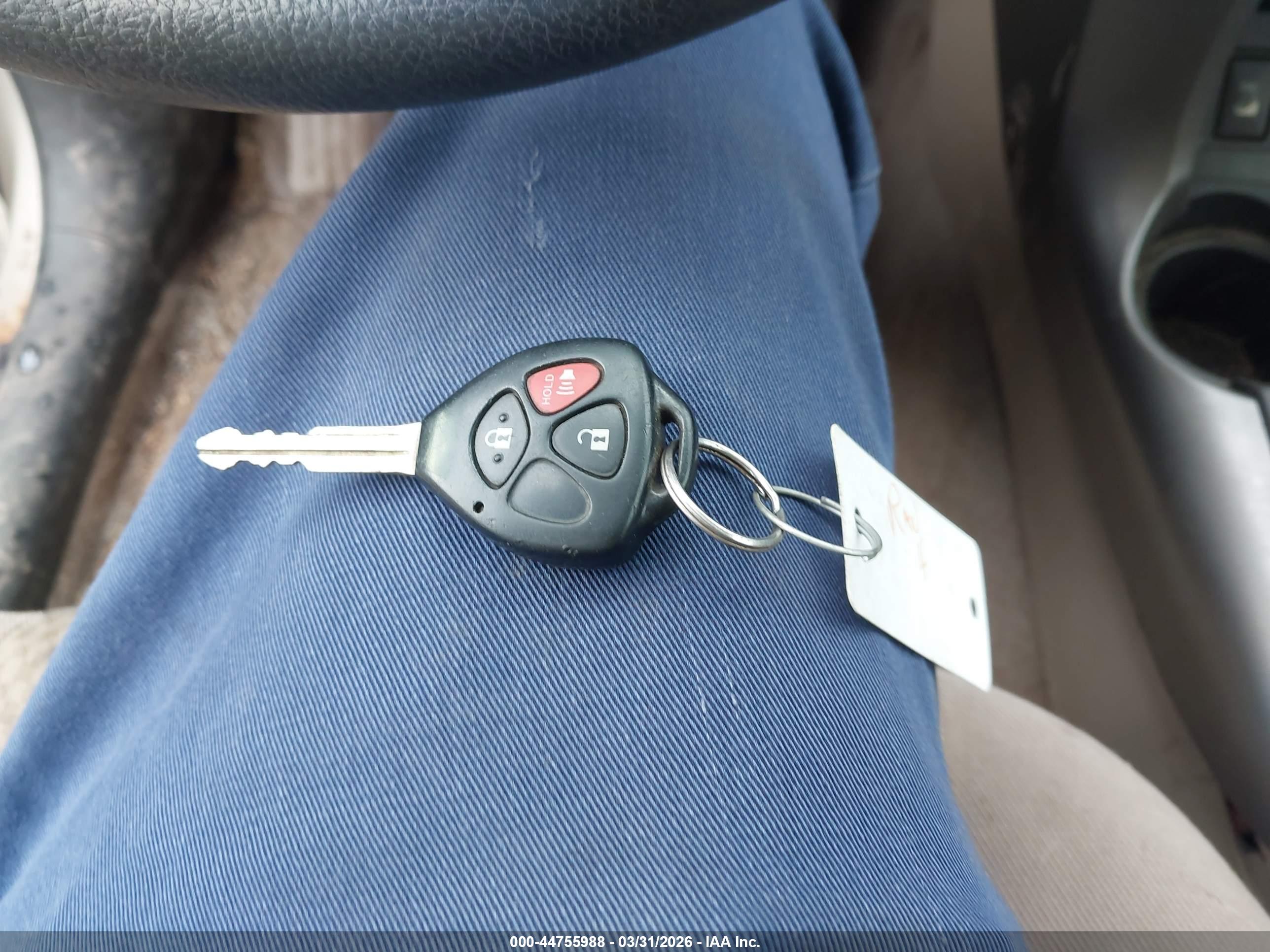 TOYOTA RAV4 image 11