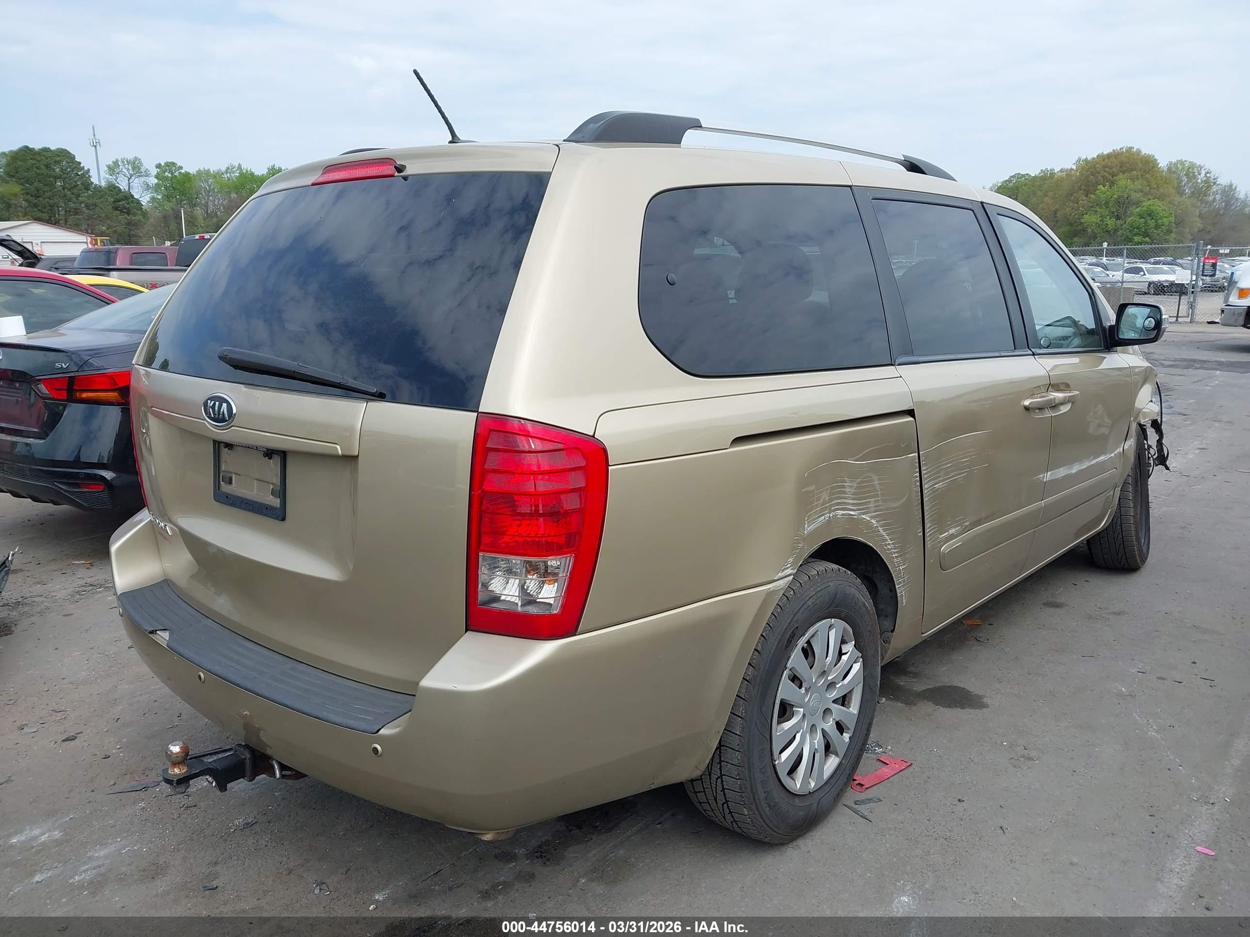 KIA SEDONA image 4