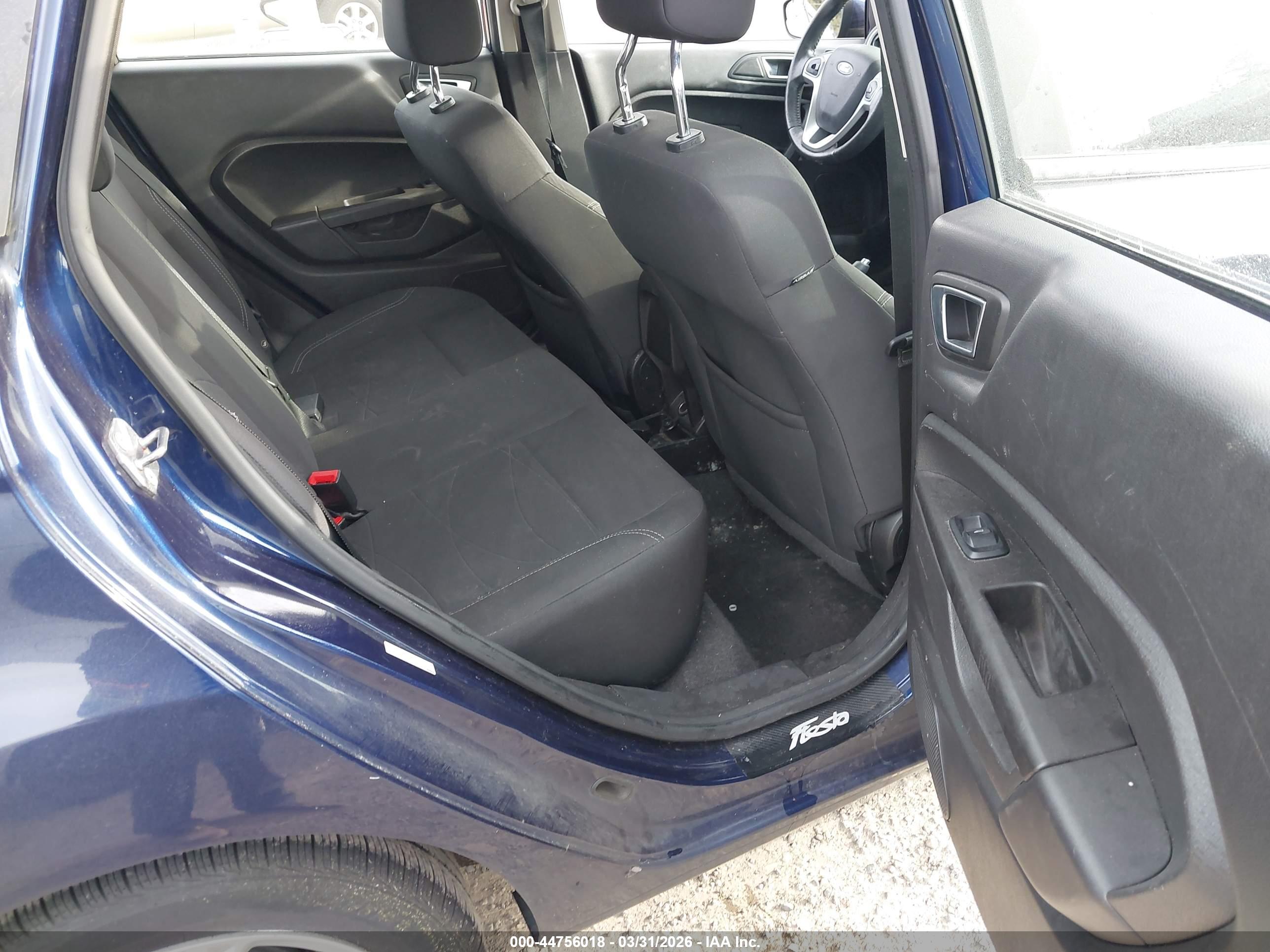 FORD FIESTA image 8