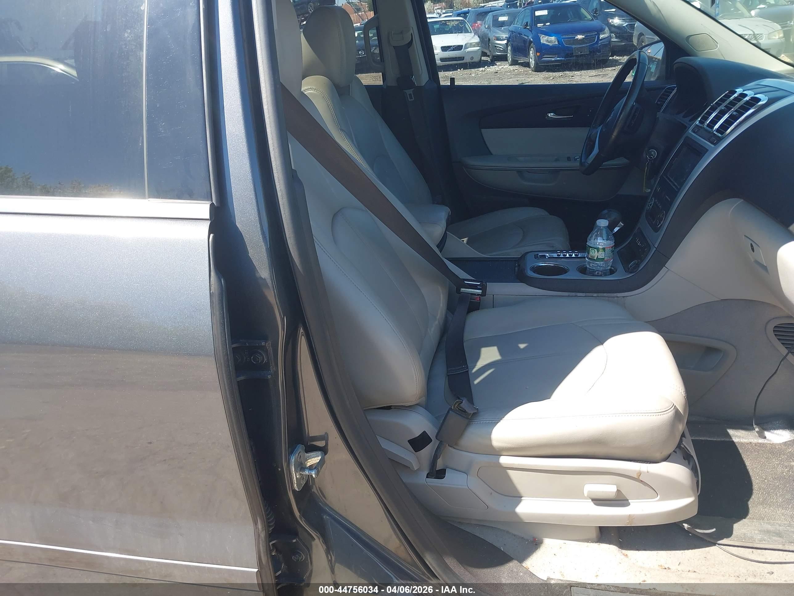 GMC ACADIA image 5