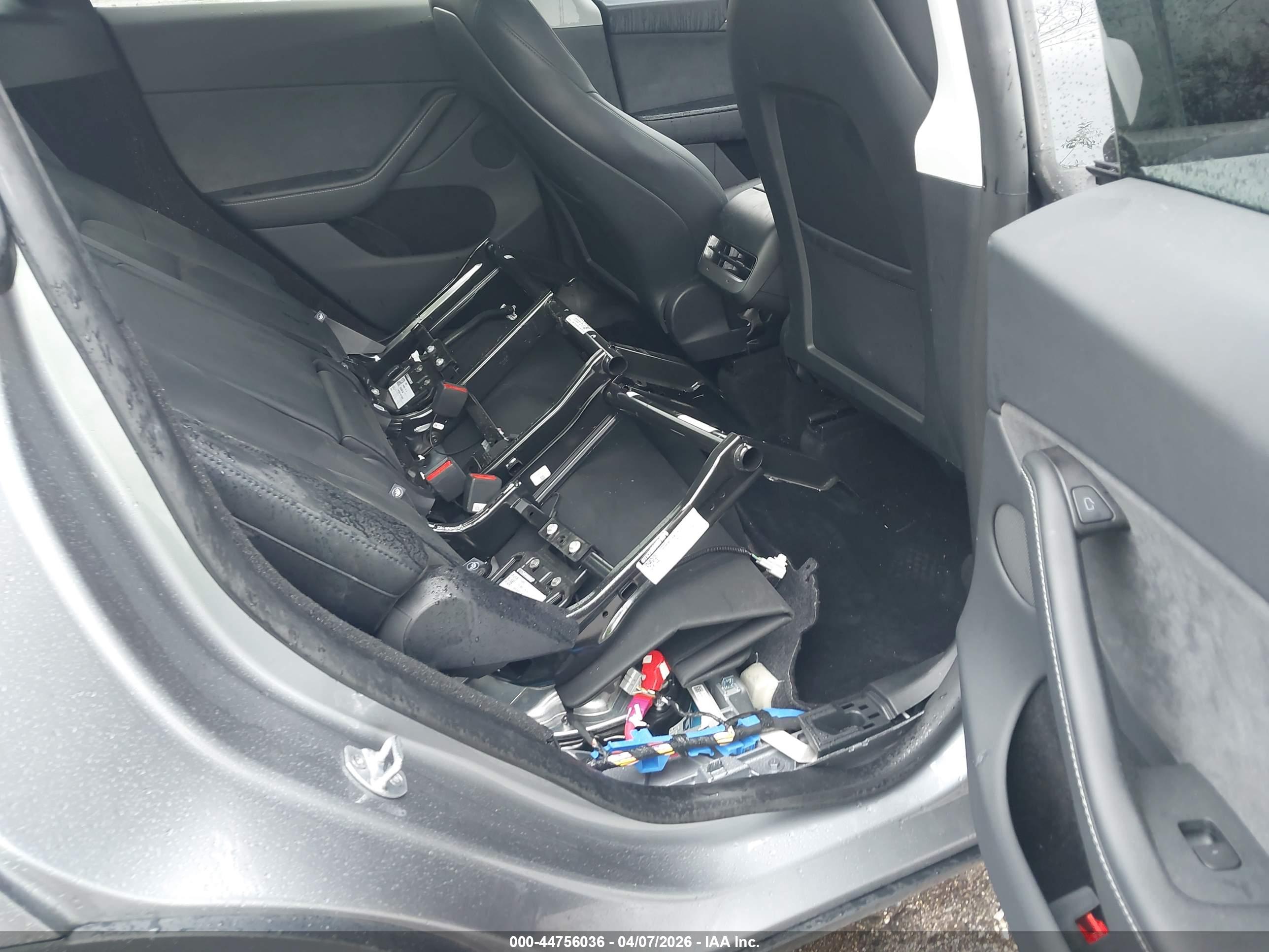 TESLA MODEL image 8
