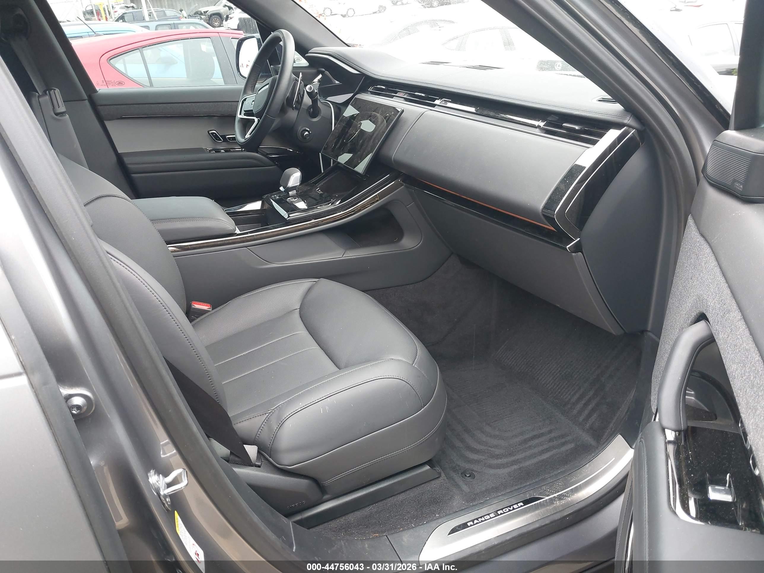 LAND ROVER image 5