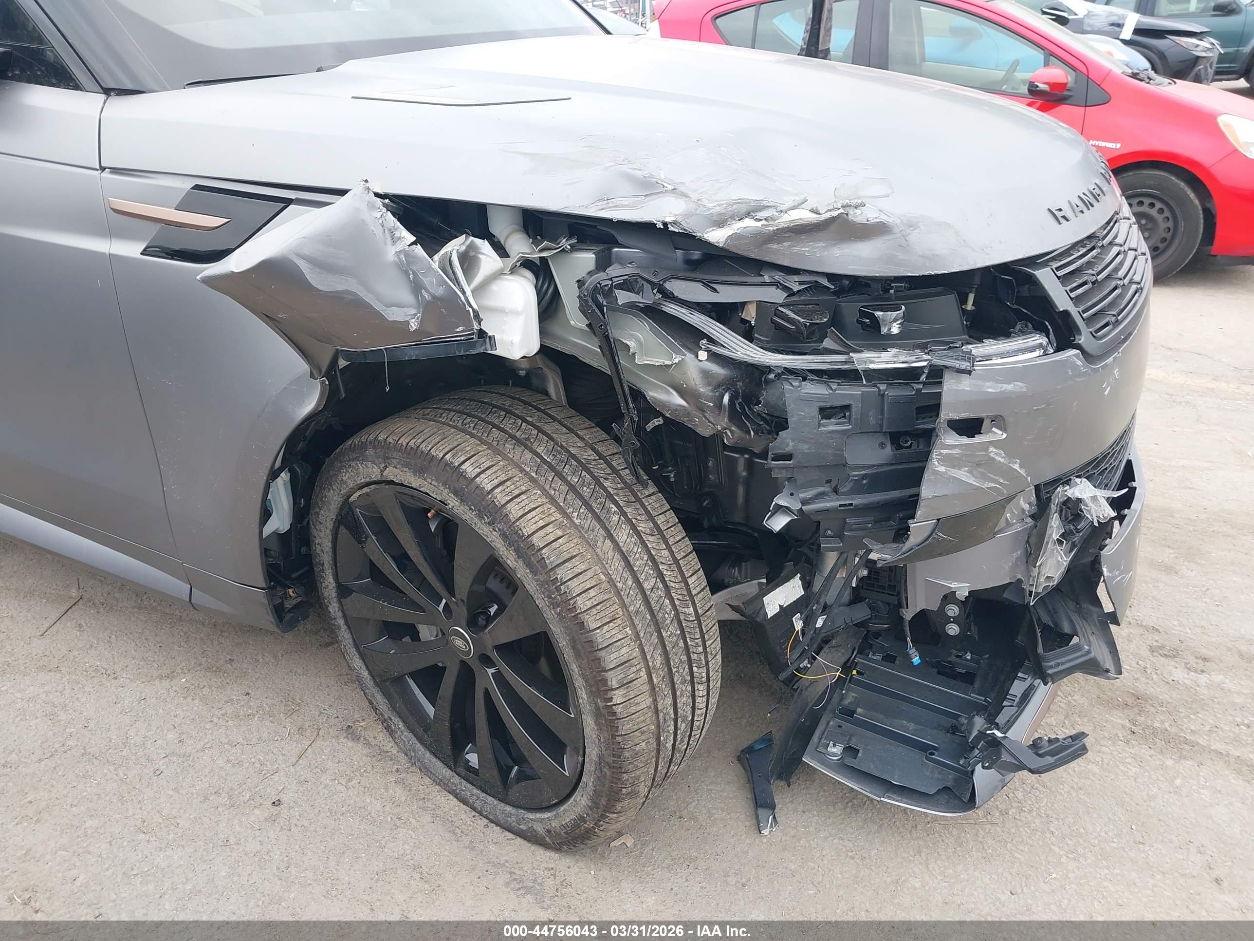 LAND ROVER image 6