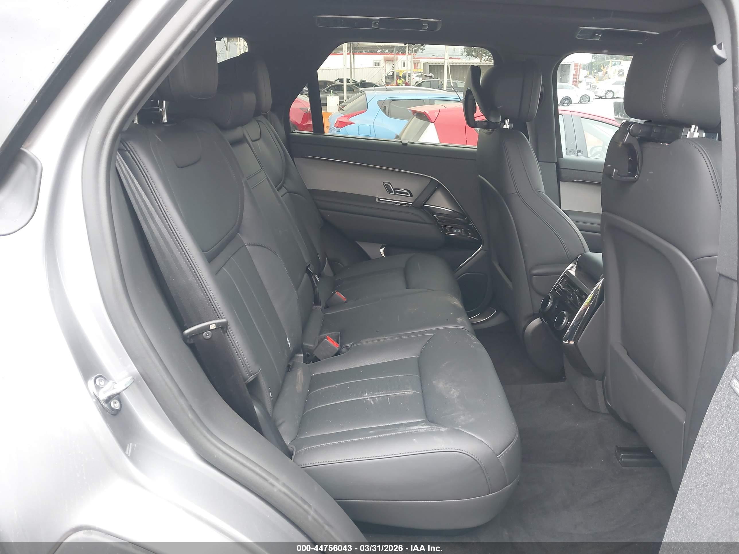 LAND ROVER image 8