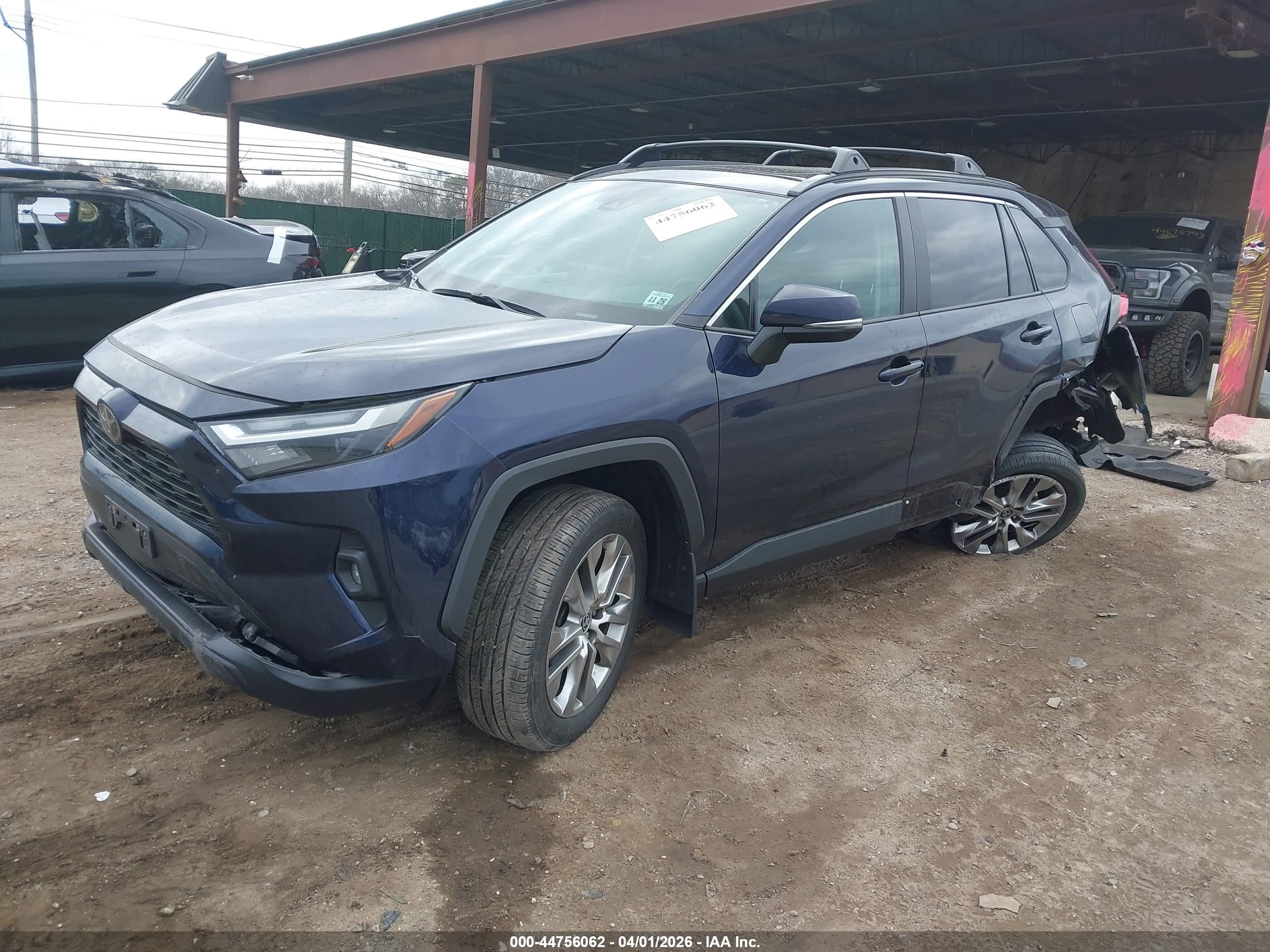 TOYOTA RAV4 image 2