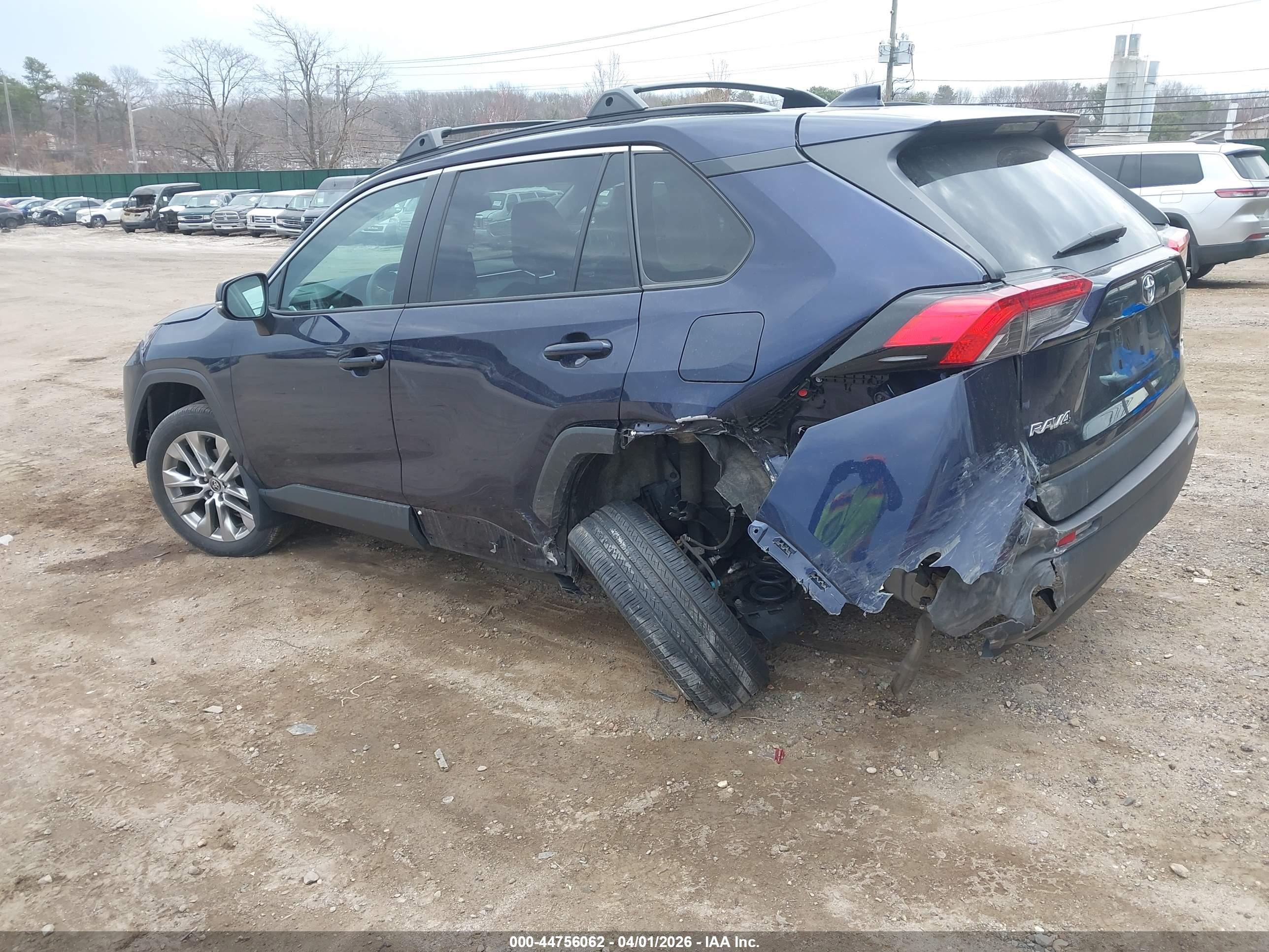 TOYOTA RAV4 image 3