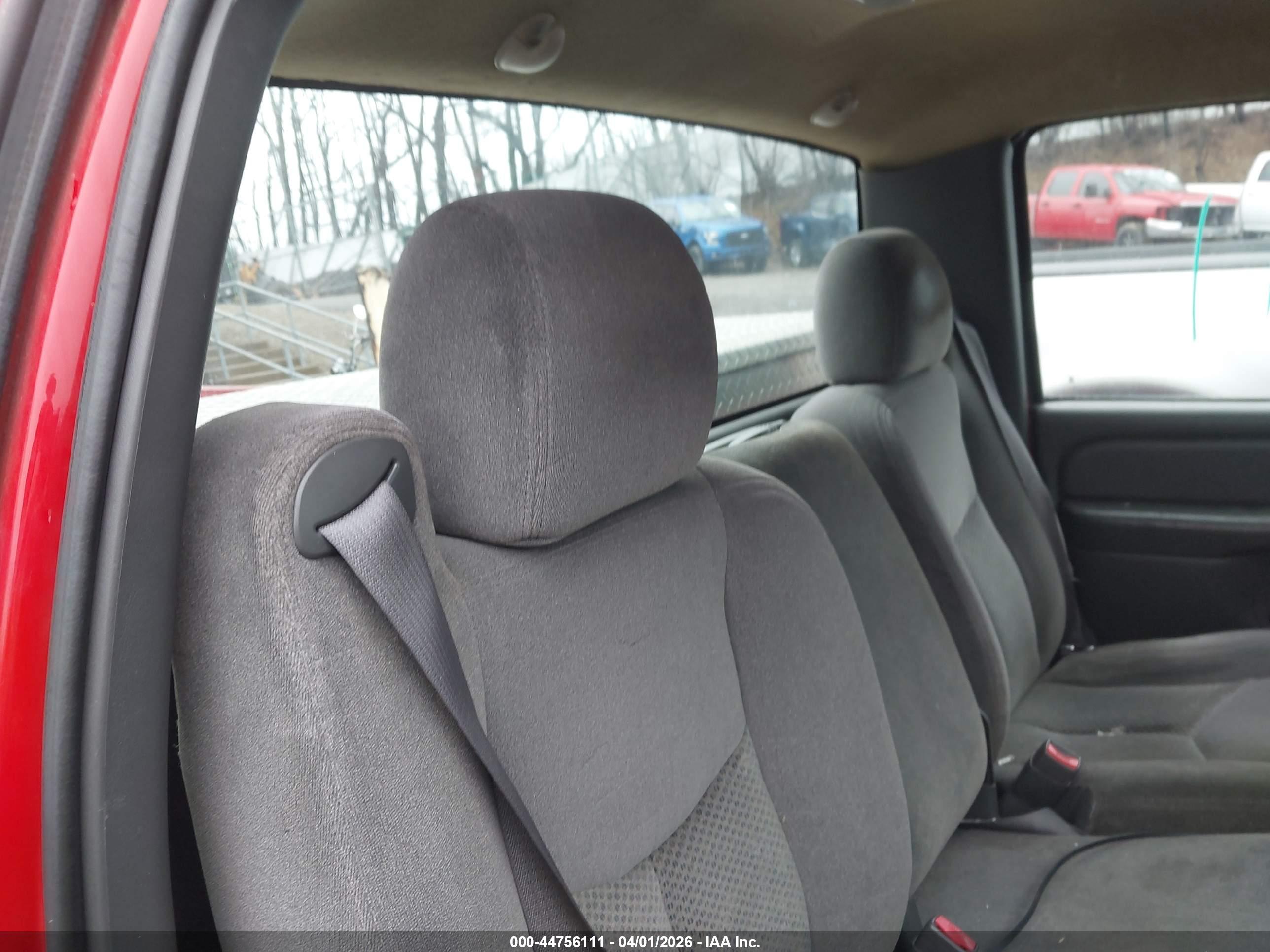CHEVROLET SILVERADO image 8