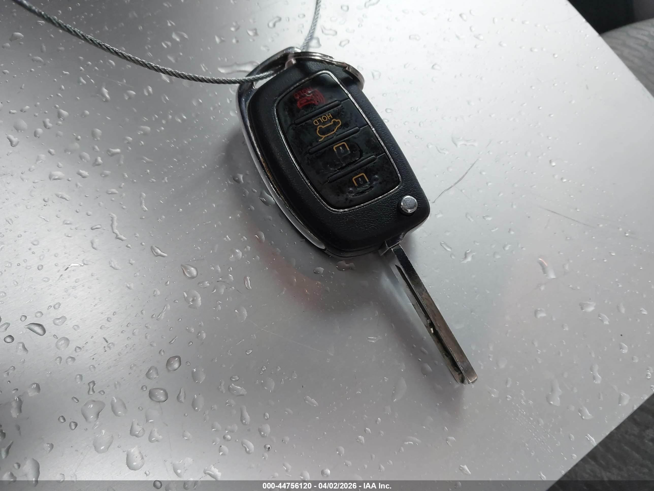 HYUNDAI SANTA image 11