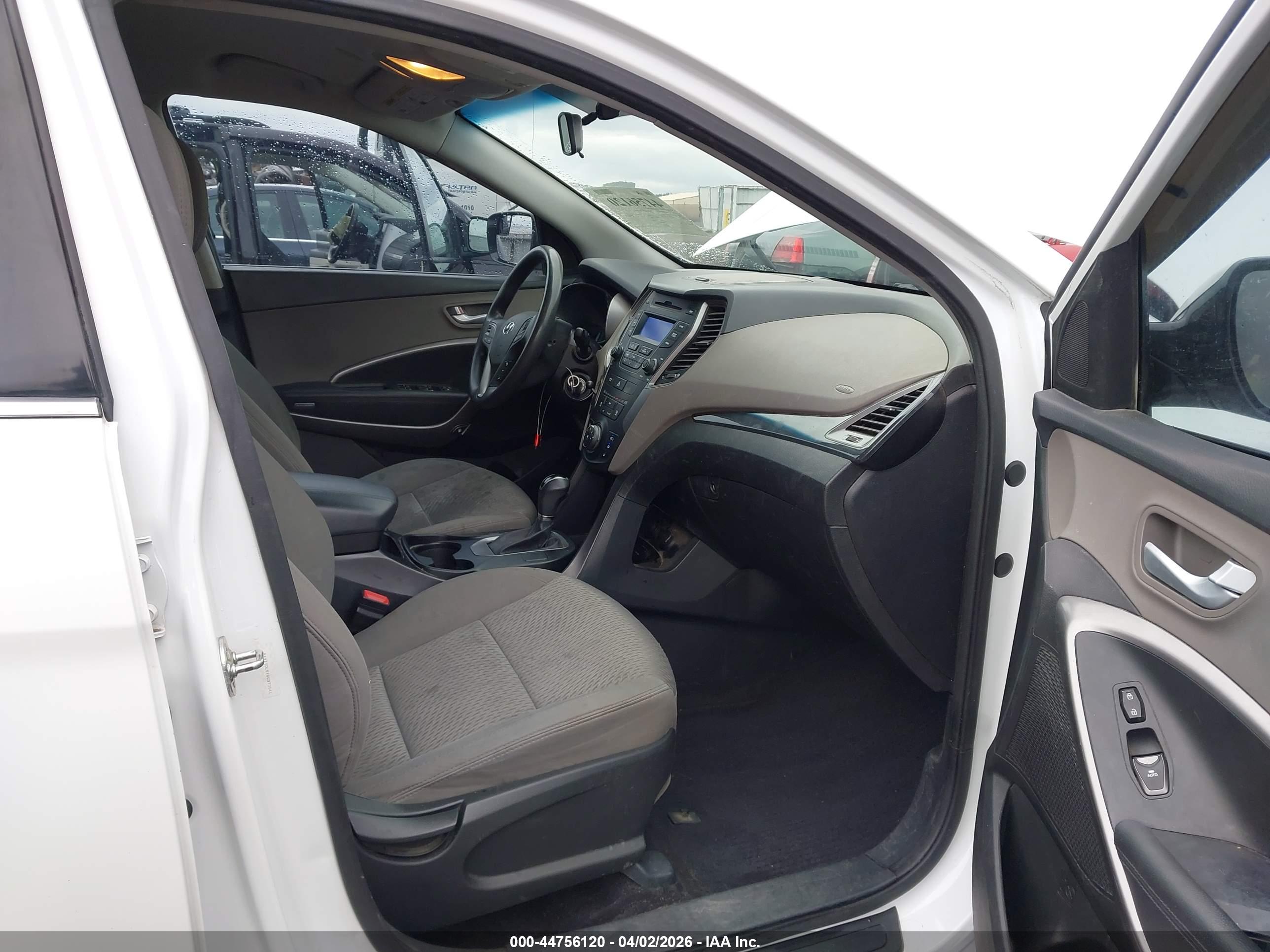 HYUNDAI SANTA image 5