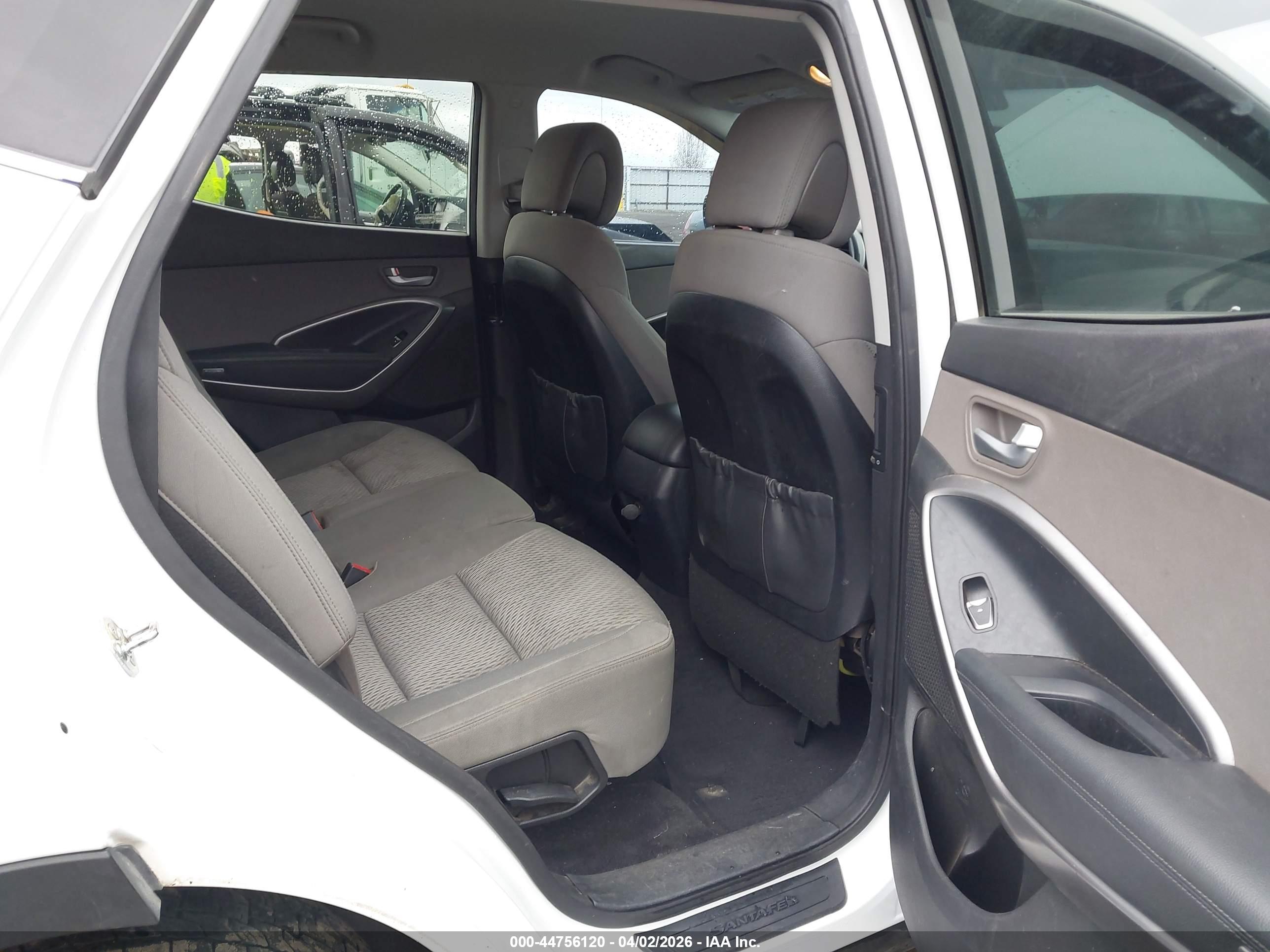 HYUNDAI SANTA image 8