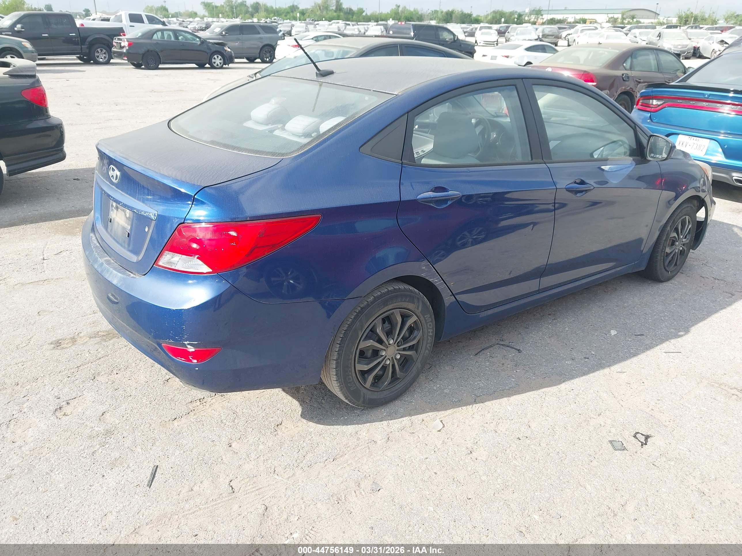 HYUNDAI ACCENT image 4