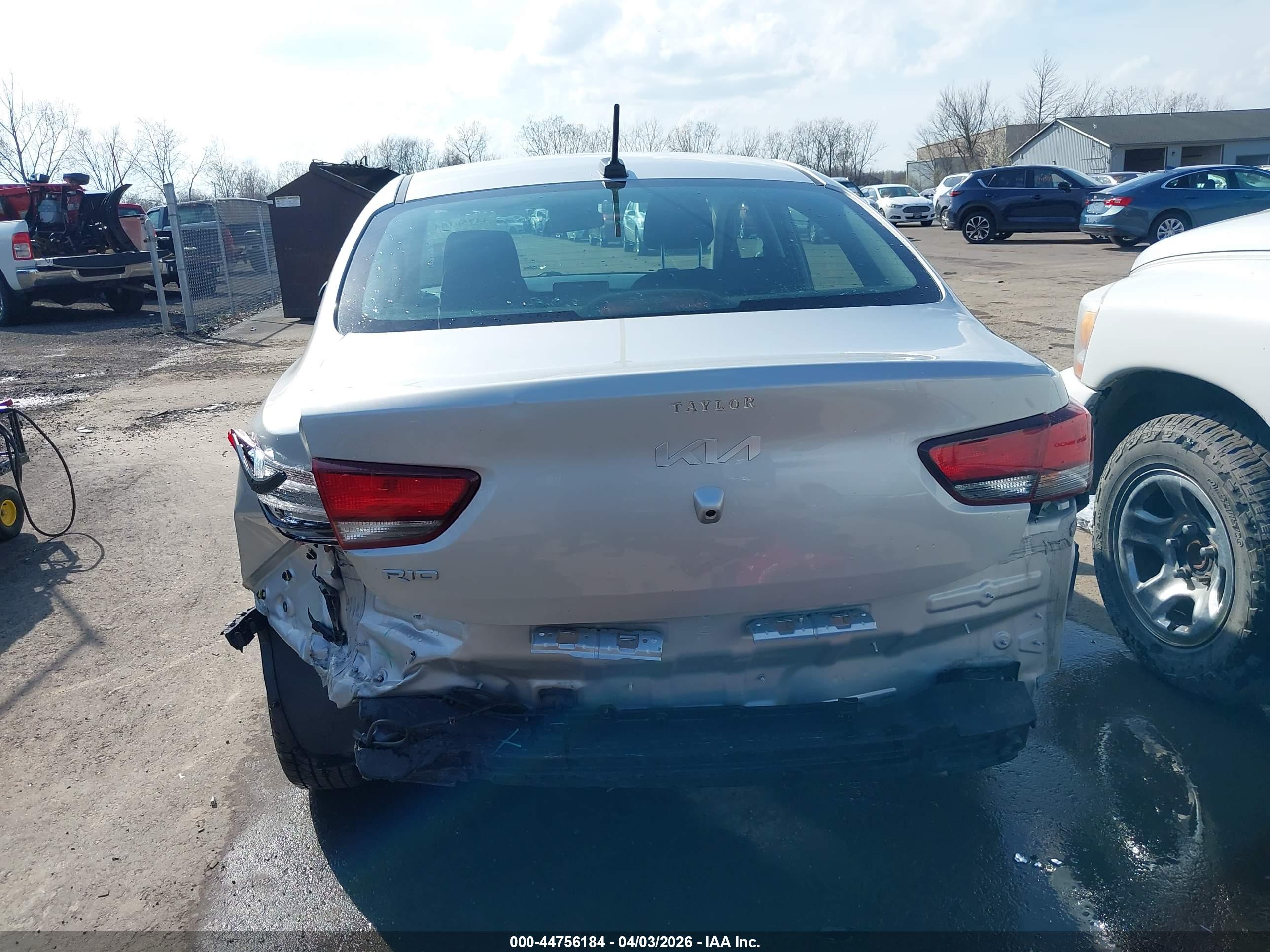 KIA RIO image 6