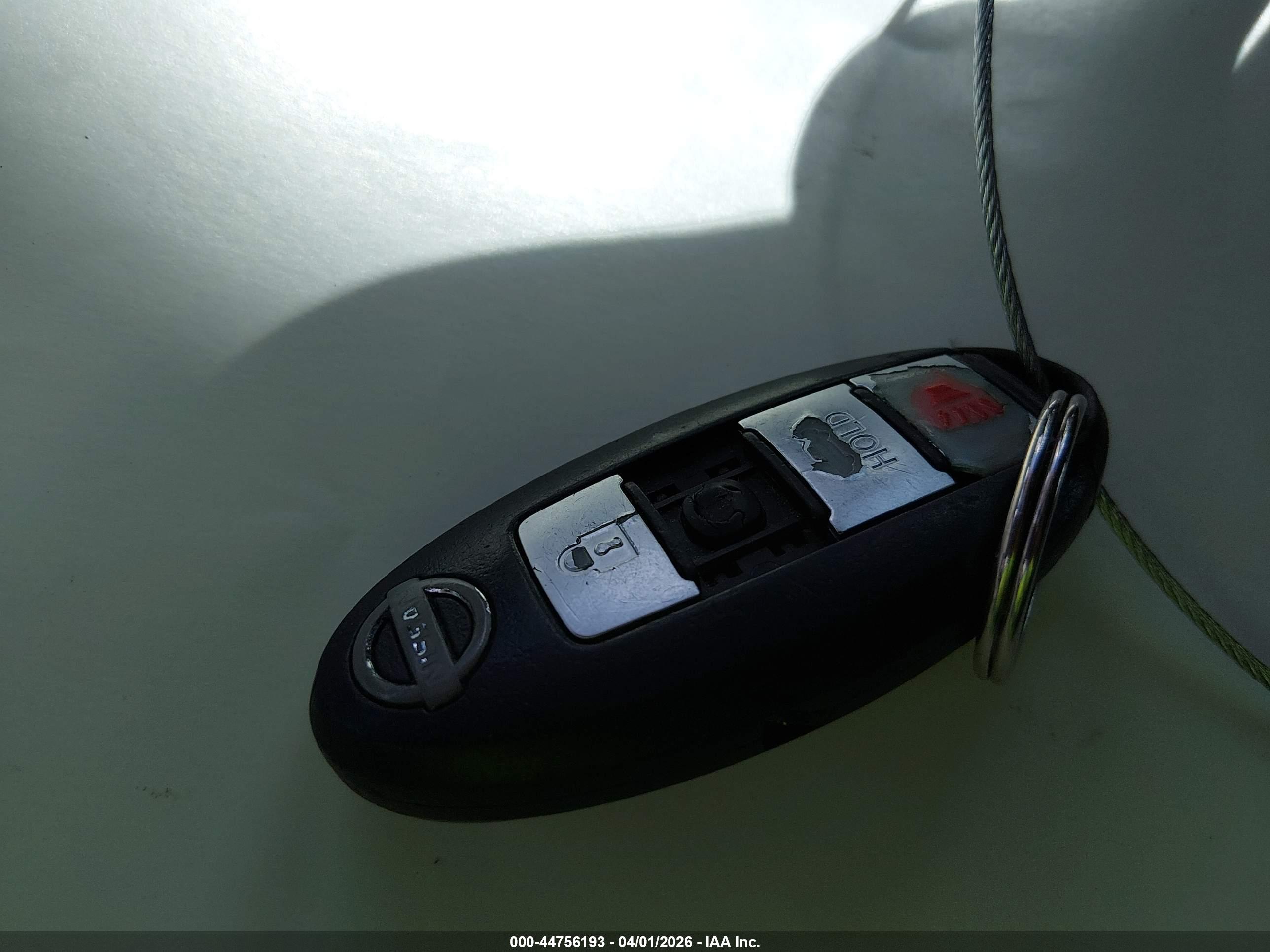 NISSAN MAXIMA image 11