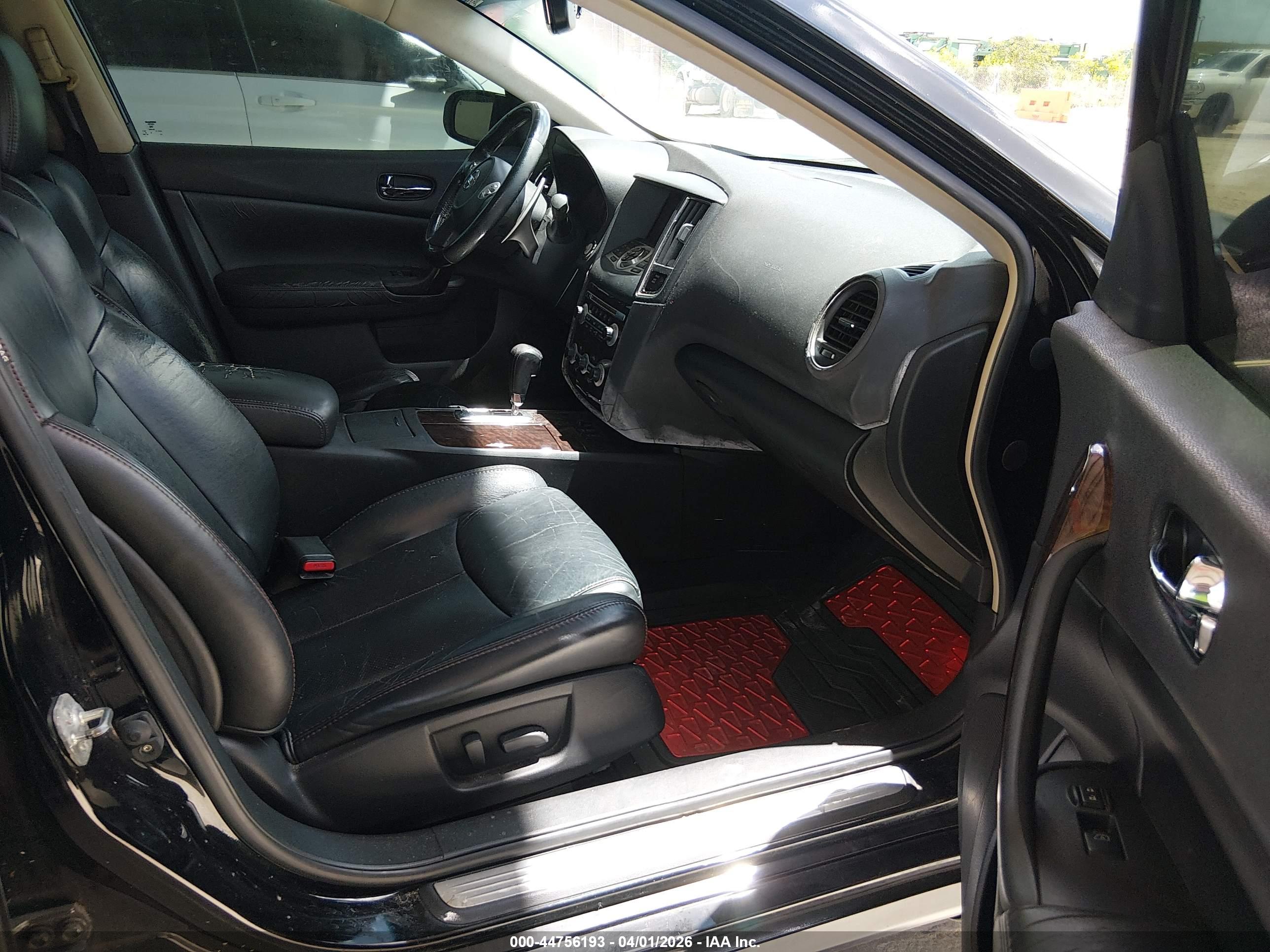 NISSAN MAXIMA image 5