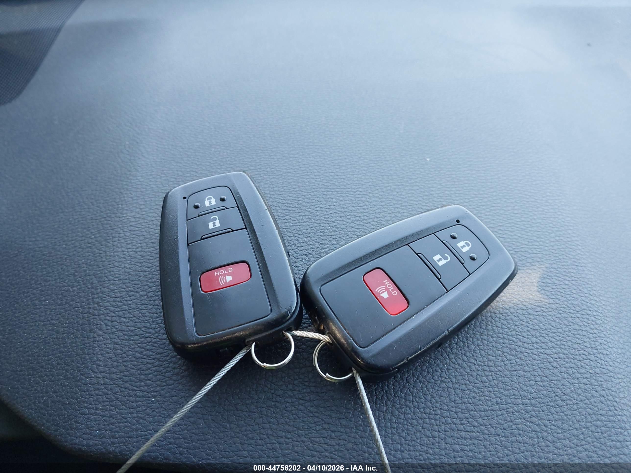 TOYOTA RAV4 image 11