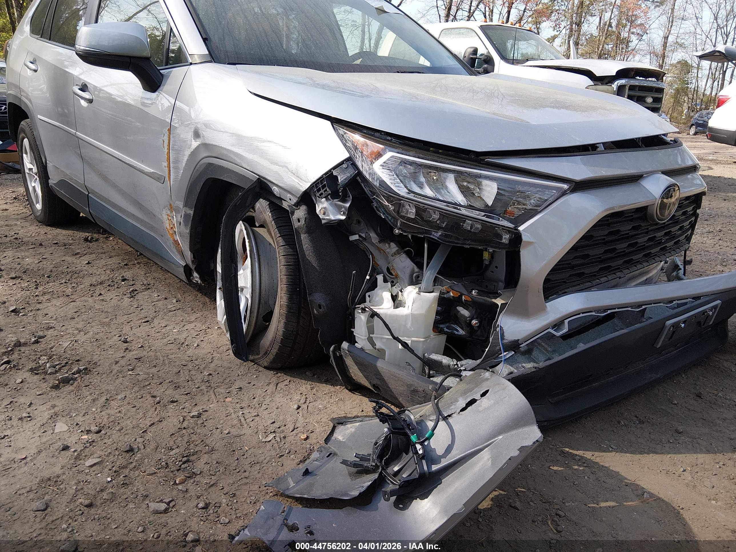 TOYOTA RAV4 image 6