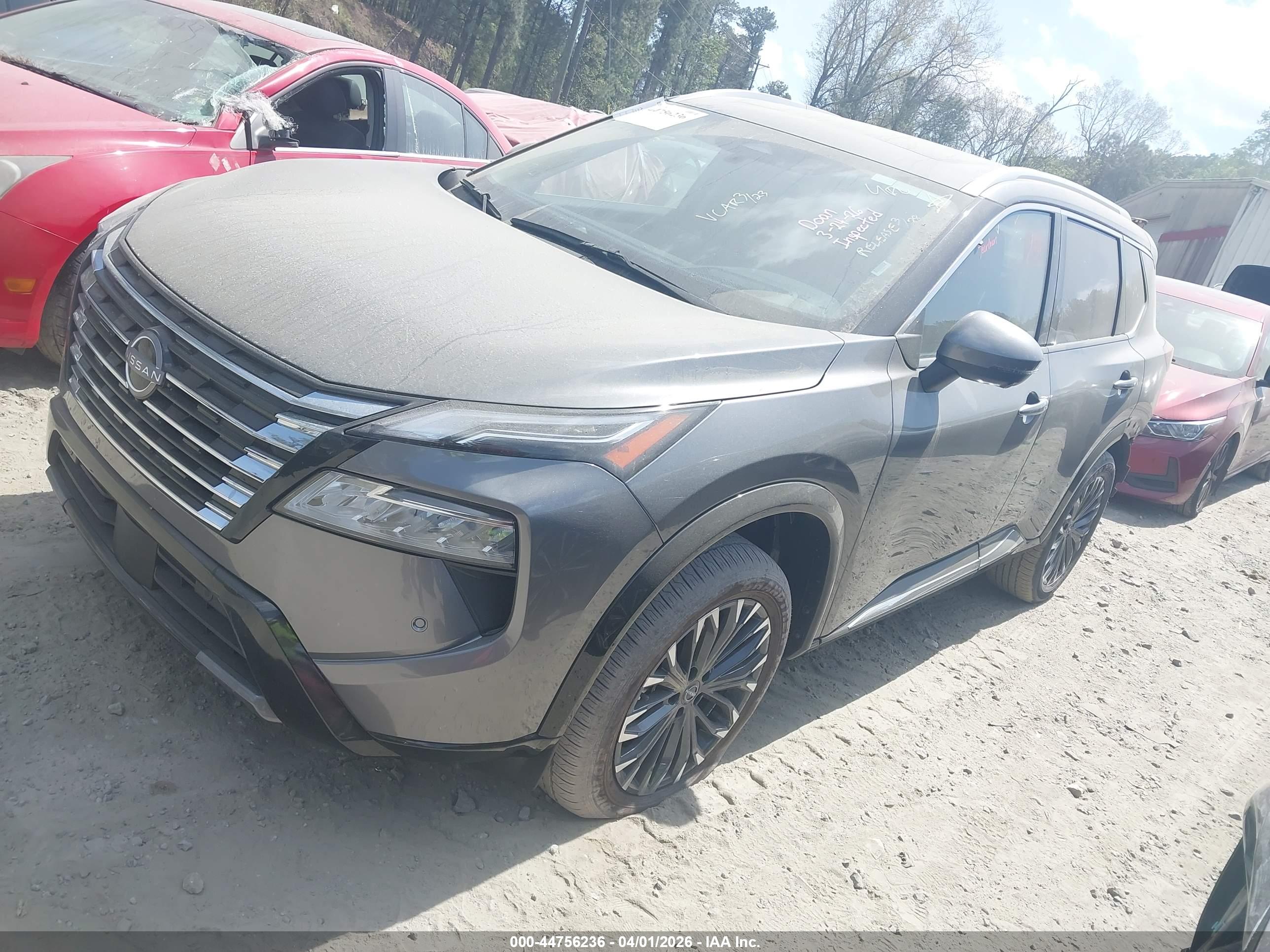 NISSAN ROGUE image 2