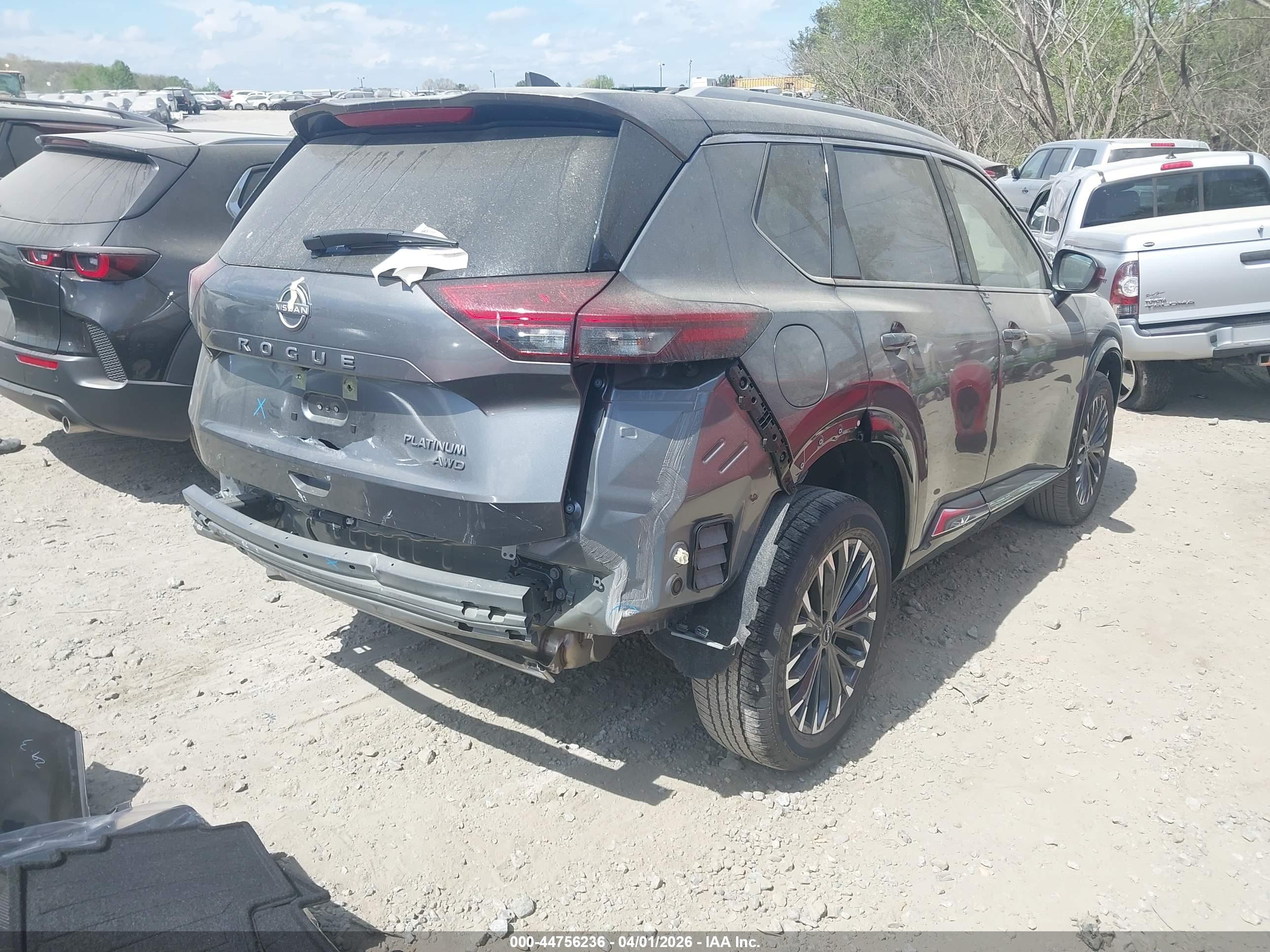 NISSAN ROGUE image 4