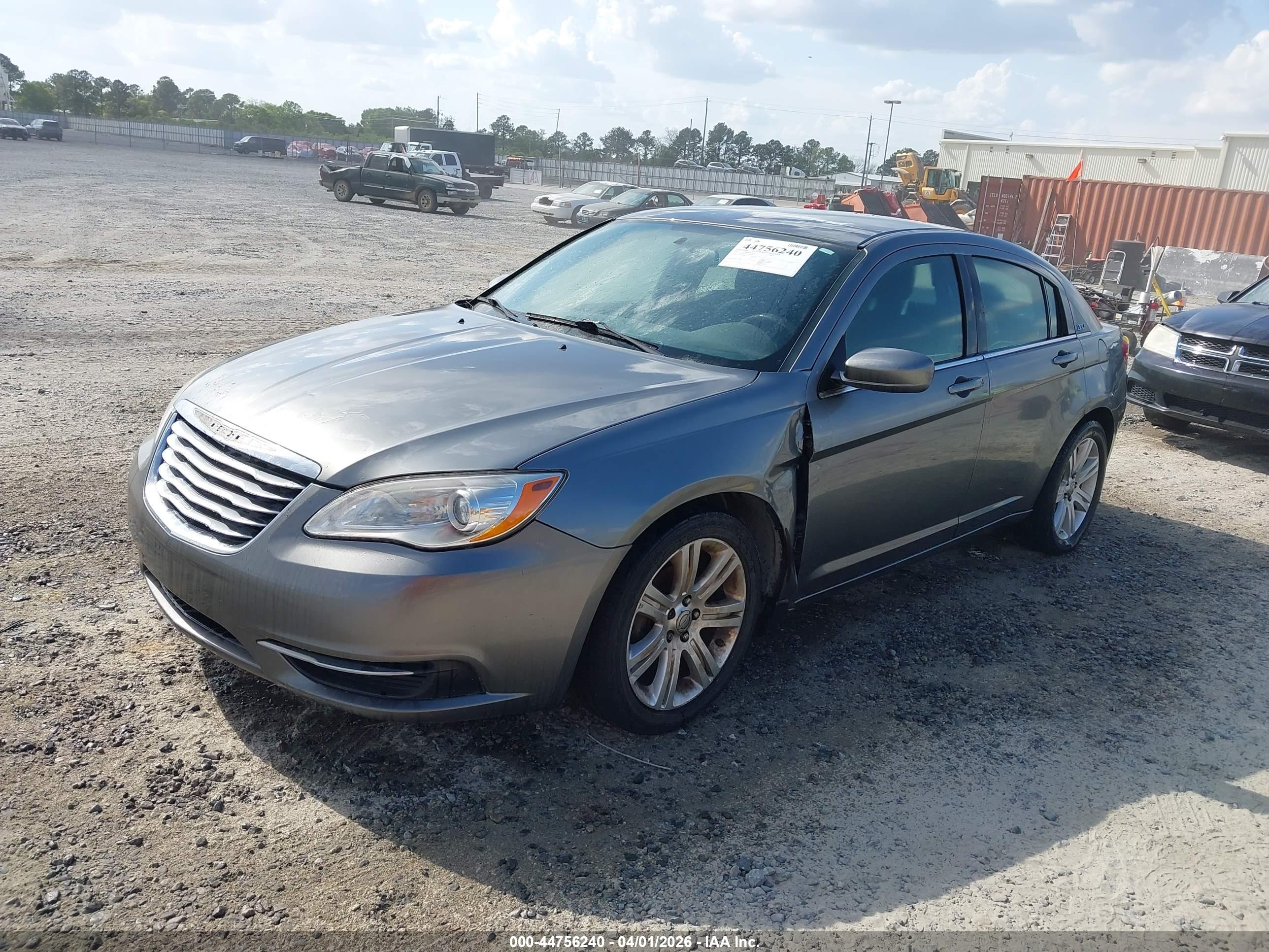 CHRYSLER 200 image 2
