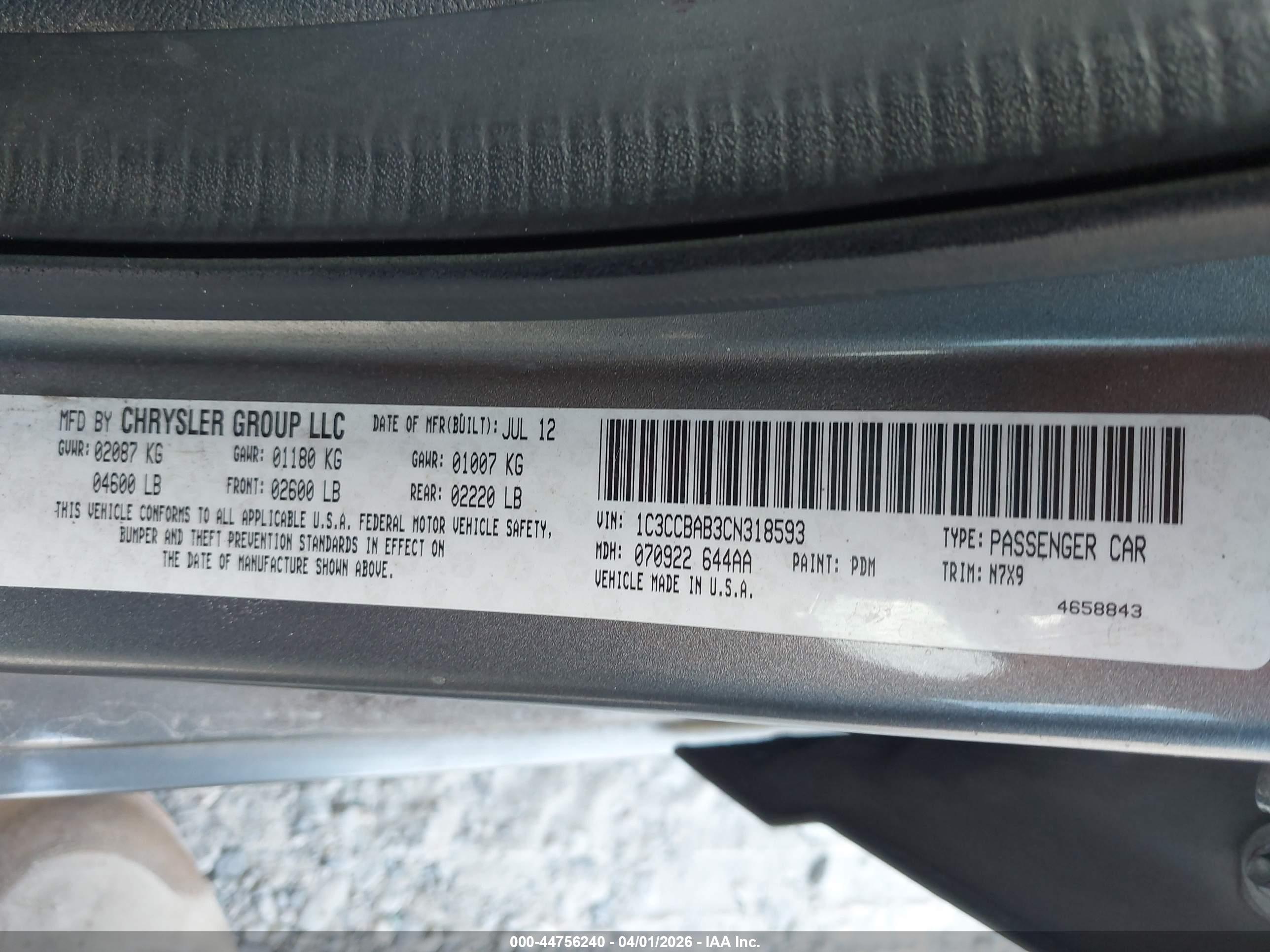 CHRYSLER 200 image 9