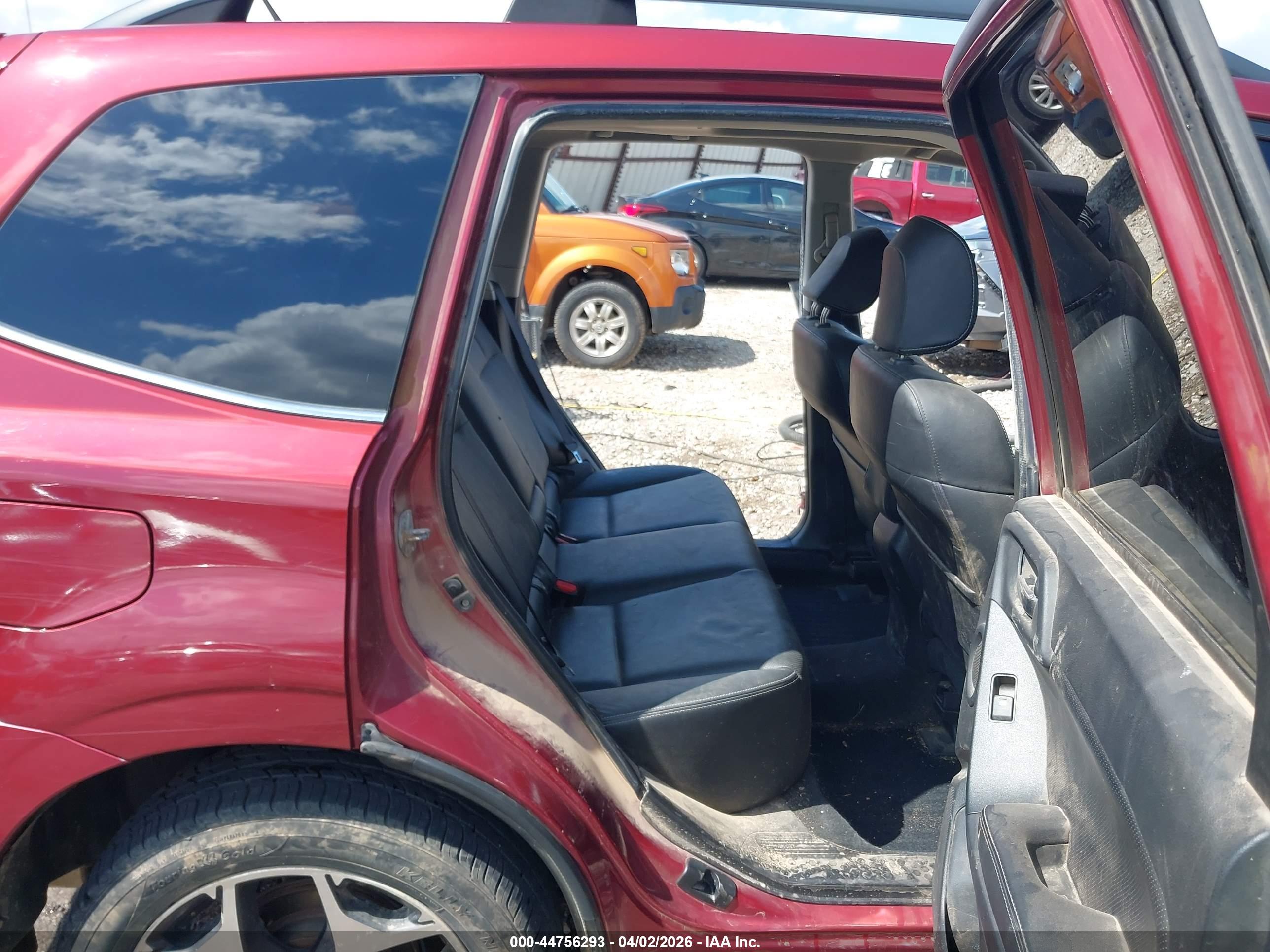 SUBARU FORESTER image 8