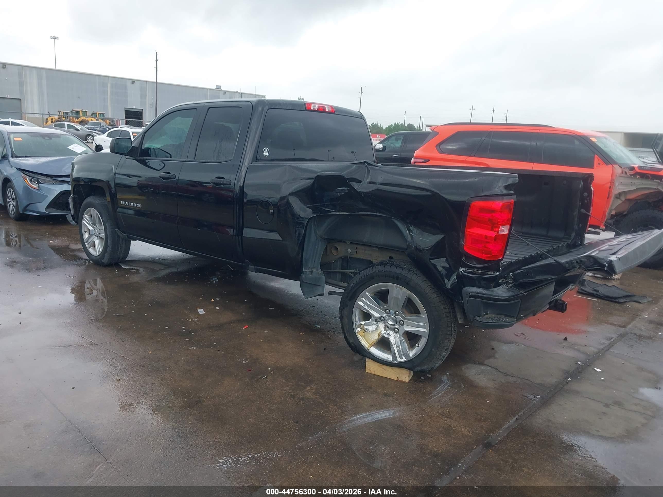 CHEVROLET SILVERADO image 3