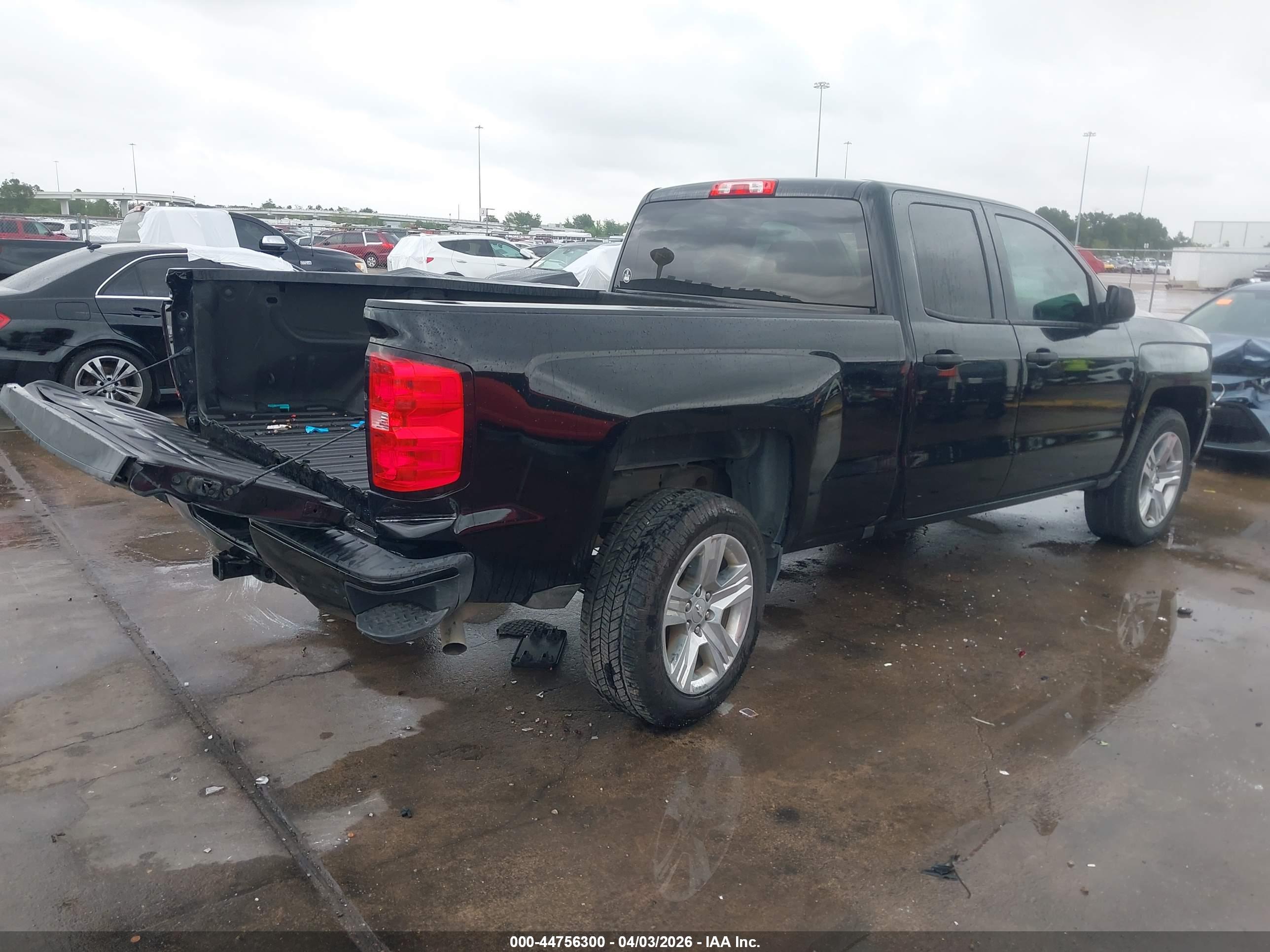 CHEVROLET SILVERADO image 4