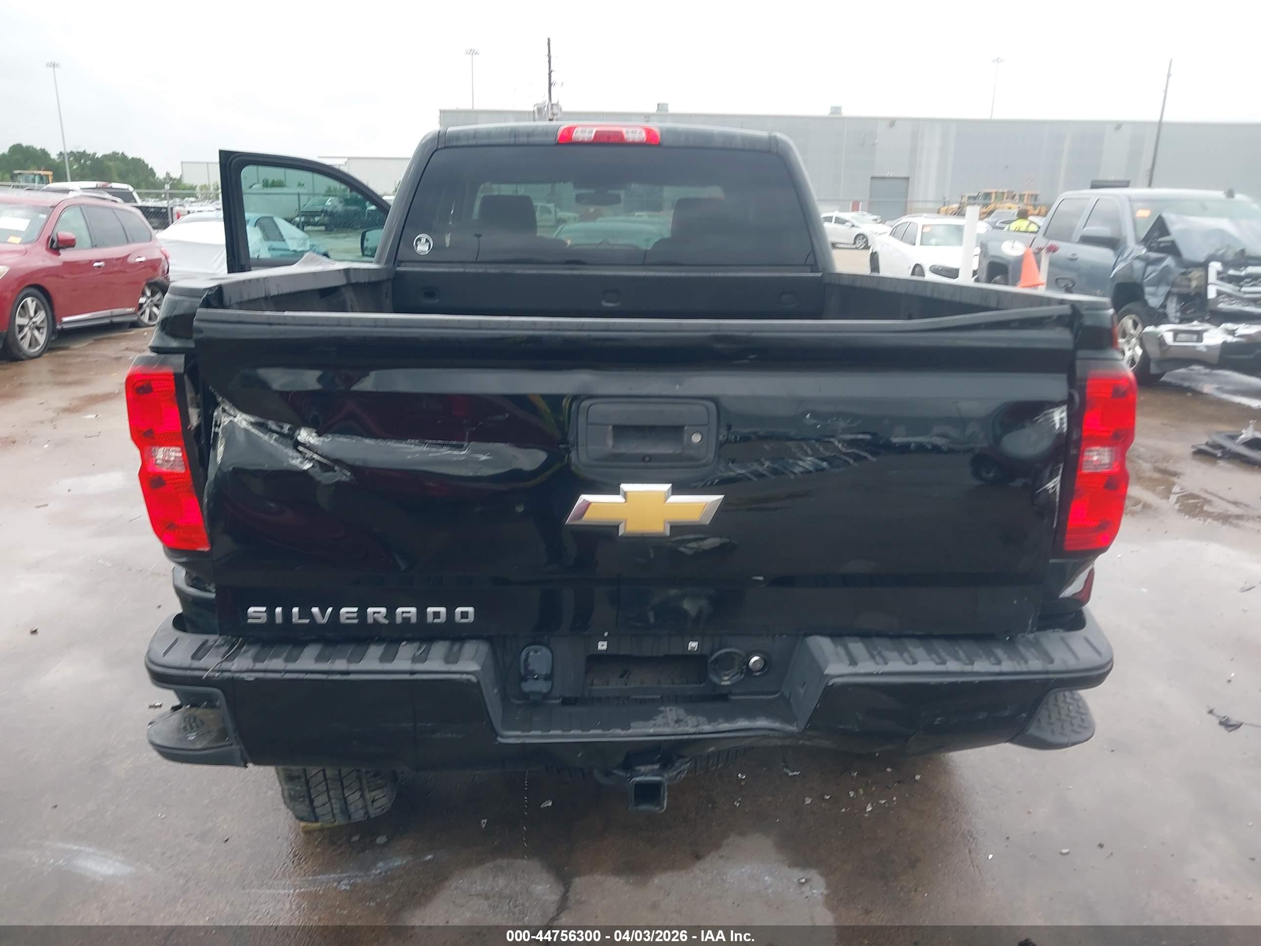 CHEVROLET SILVERADO image 6