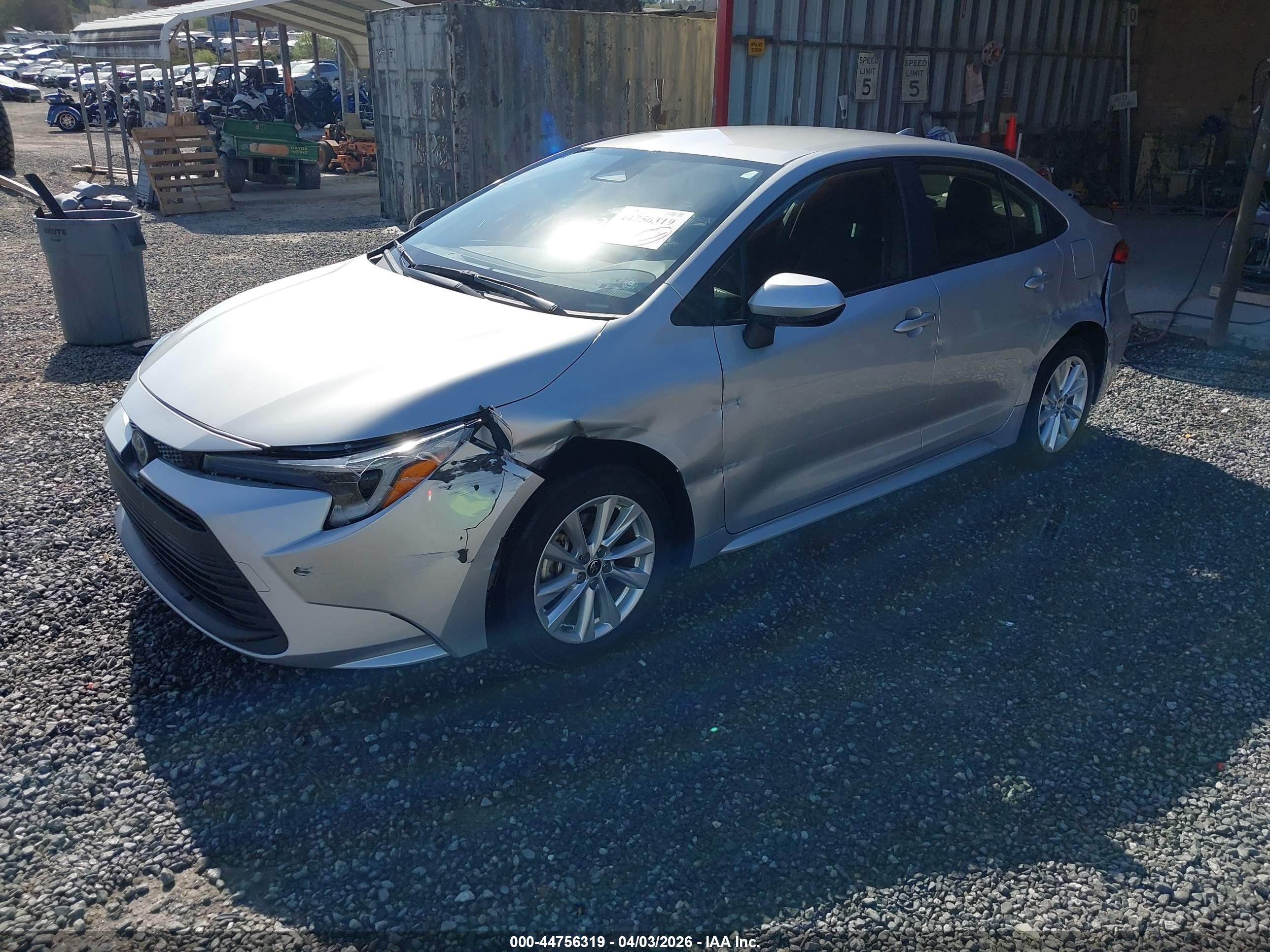 TOYOTA COROLLA image 2